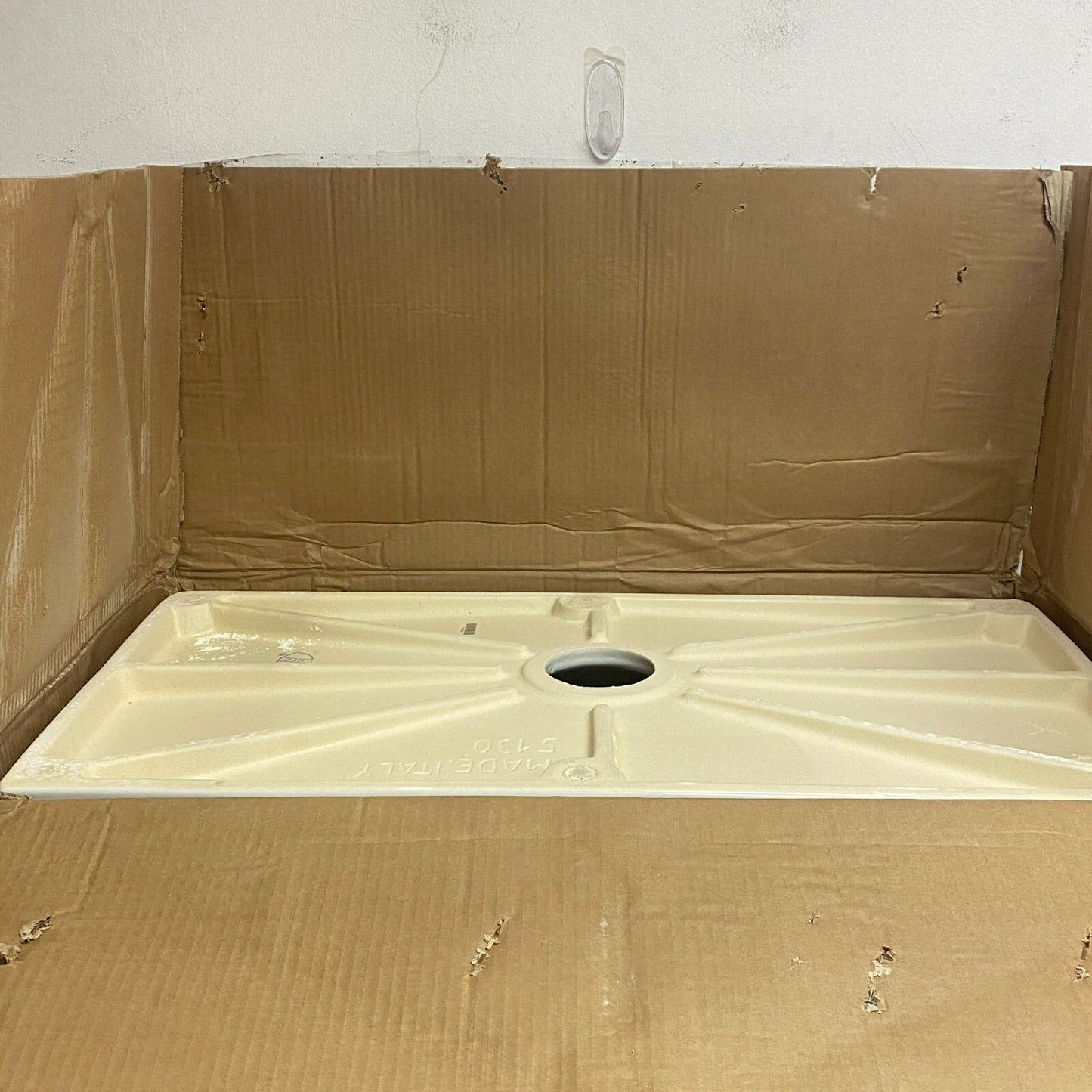 SIGNATURE HARDWDARE 33" Grigham Reversible Fireclay Farmhouse Sink - White