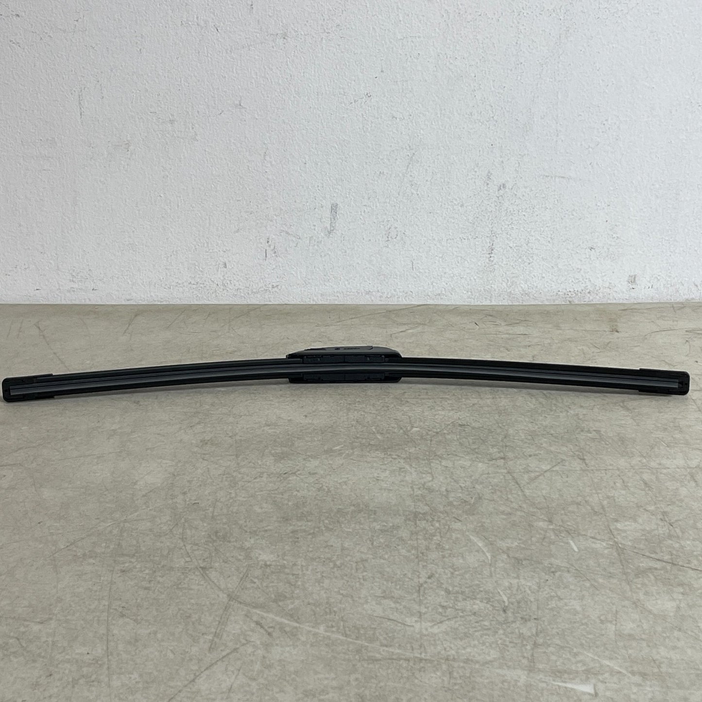 Bosch ICON 19A Premium Beam Wiper Blade 19″ All Season Black