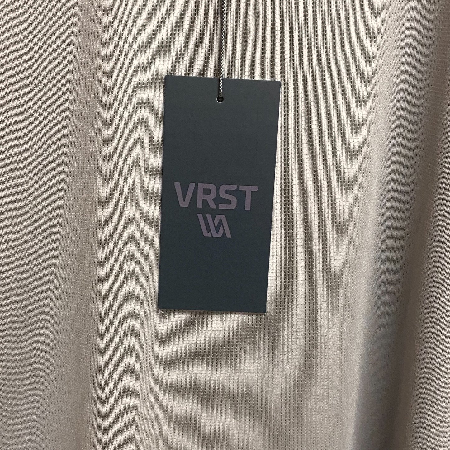 VRST Mens Accelerate Tee Silver Shadow Short Sleeve MAX231521 BRAND NEW