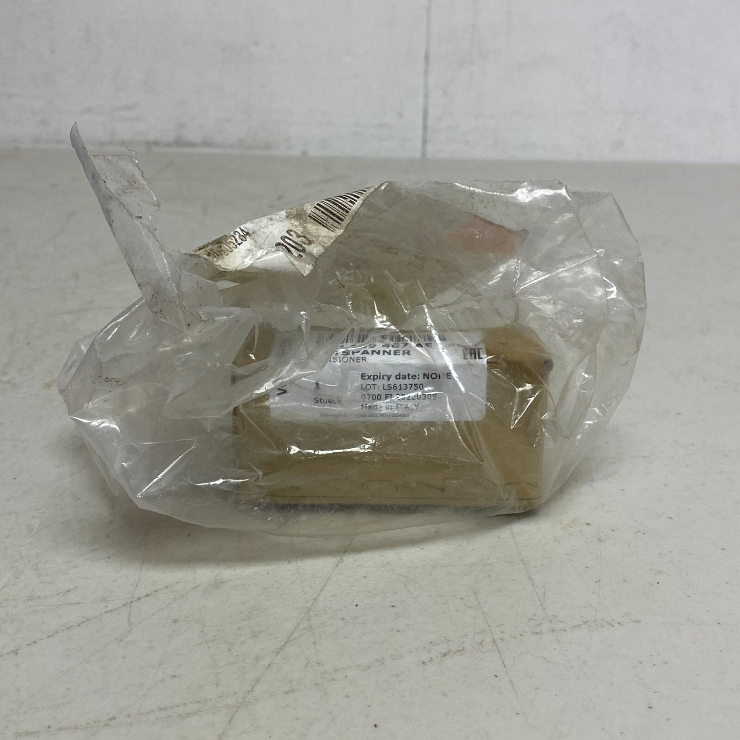 Inner Engine Timing Chain Tensioner 06H109467AE For Audi A3 VW Beetle Tiguan CC