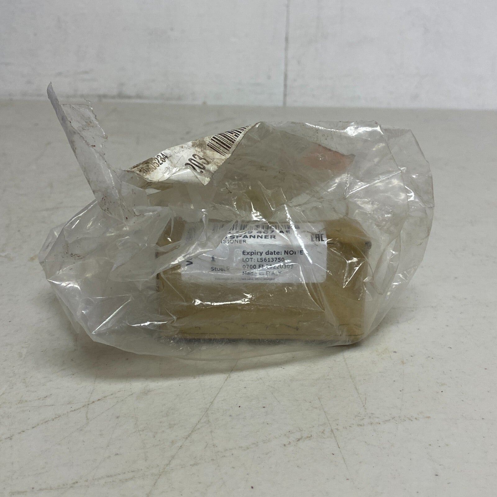 Inner Engine Timing Chain Tensioner 06H109467AE For Audi A3 VW Beetle Tiguan CC