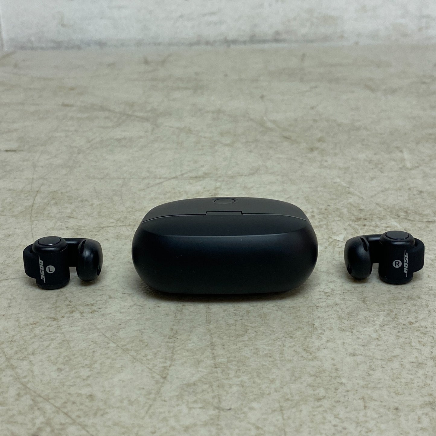 Bose Ultra Open Earbuds Black Made for iPhone | iPad ,work with Android New !!