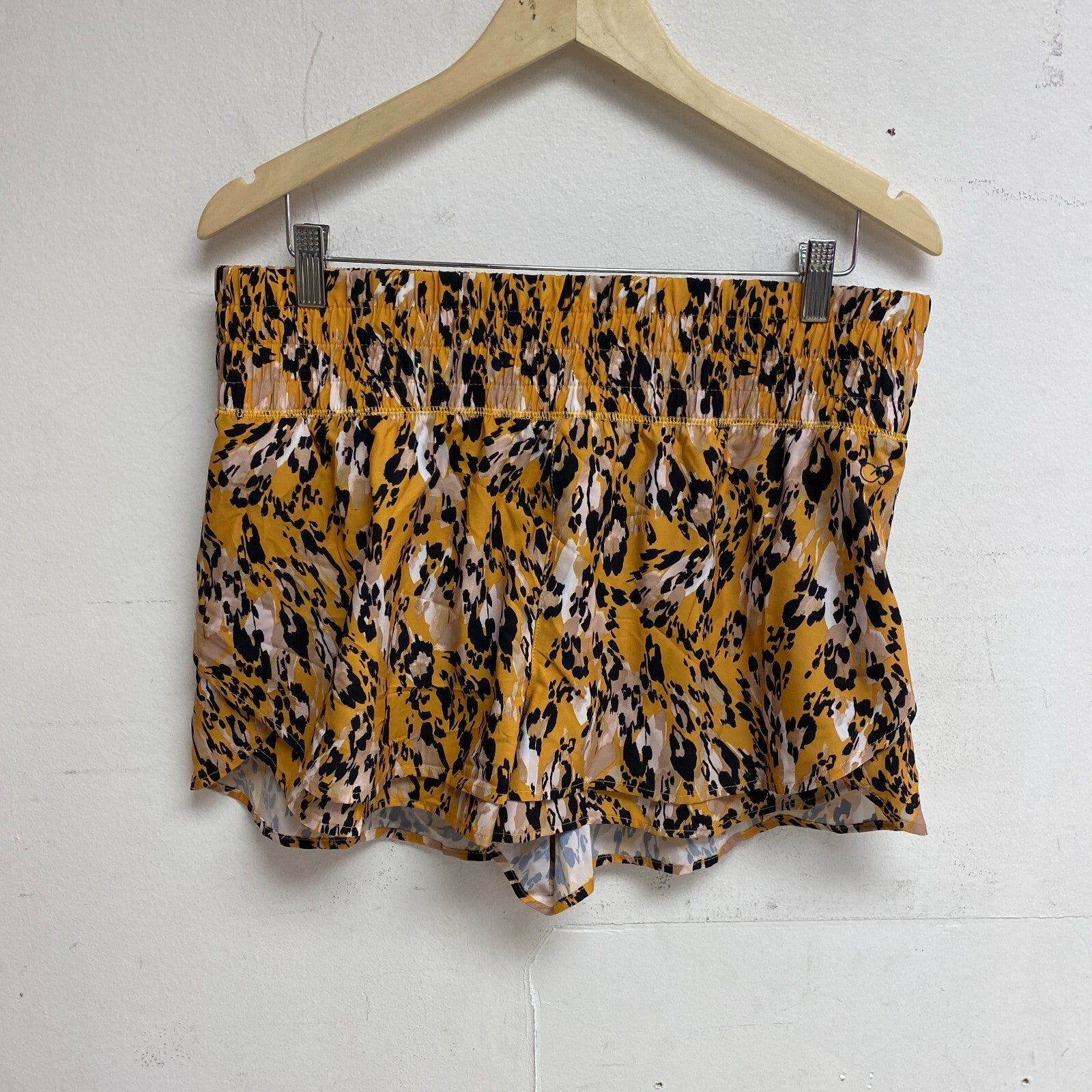 Calia Women's 3''in Woven High Rise Petal Hem Short New Animal Glowing Umber New