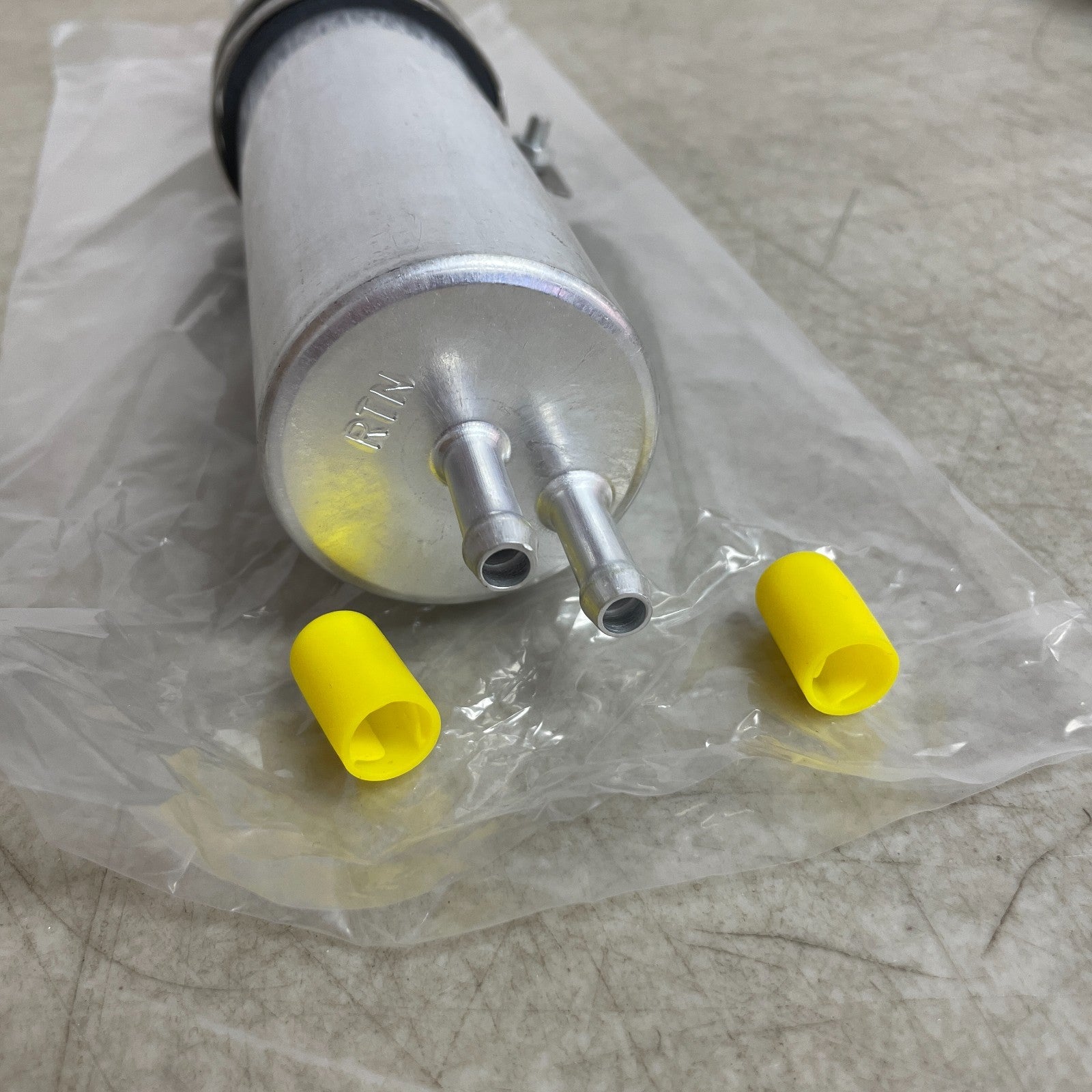 Carquest 96858 Vapor-Metal Fuel Filter 5/16″ In/Out 98% @10μ