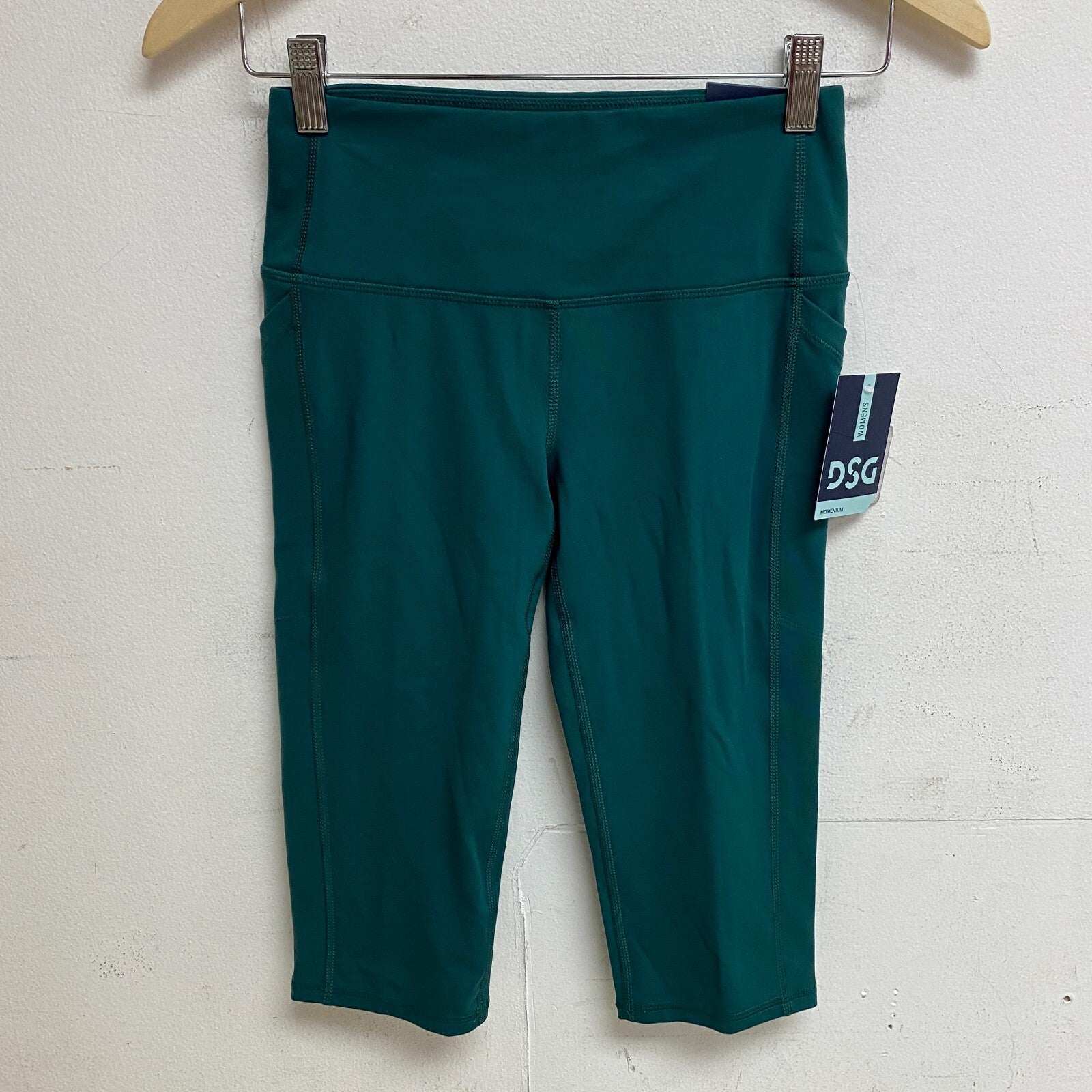 DSG Women's Momentum Performance Cropped Leggings Pitch Green DAW12328B