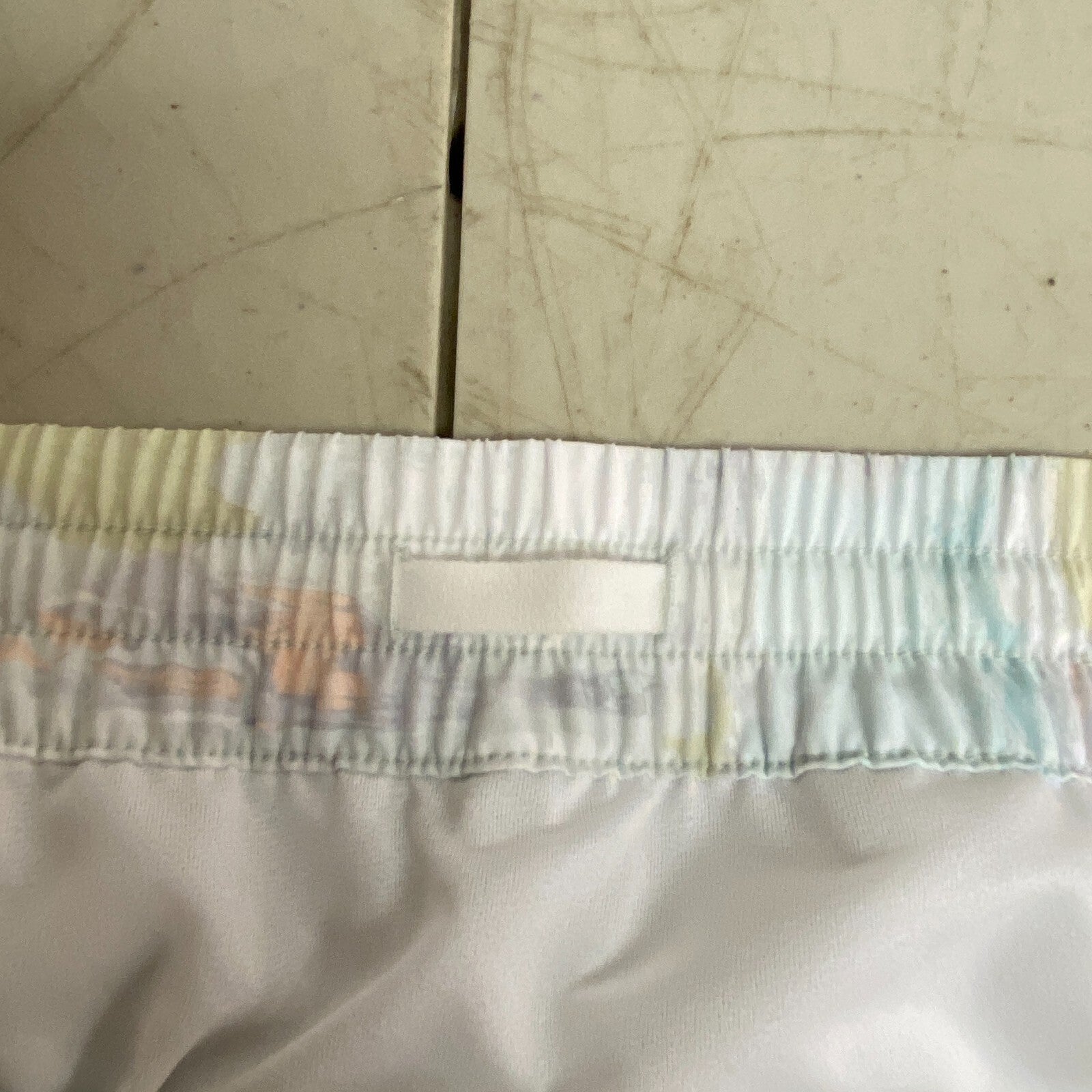 DSG Mid Rise Stride Run Shorts Size Womans XL Torn Camo Multi BRAND NEW