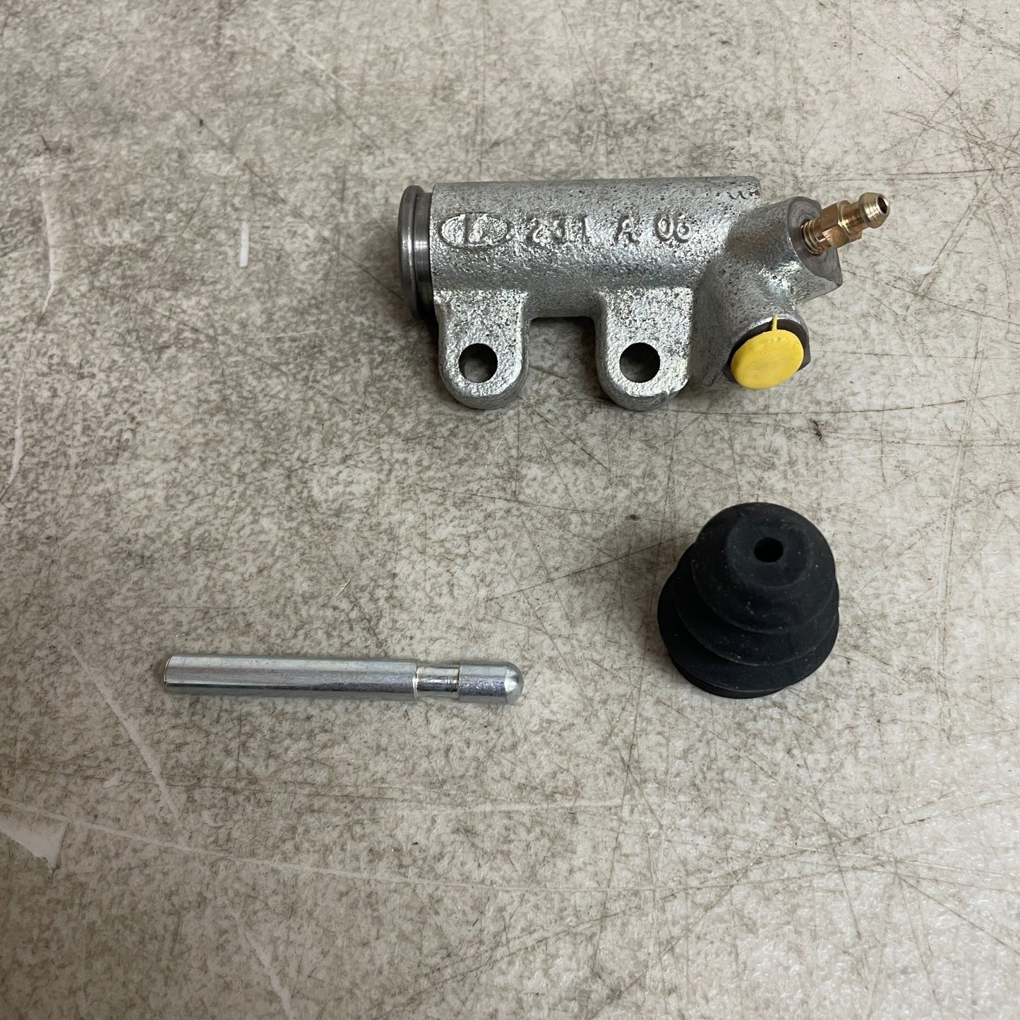 DORMAN CS37682 Clutch Slave Cylinder 83-91 97-01 Toyota Camry Lexus 90-91 ES250