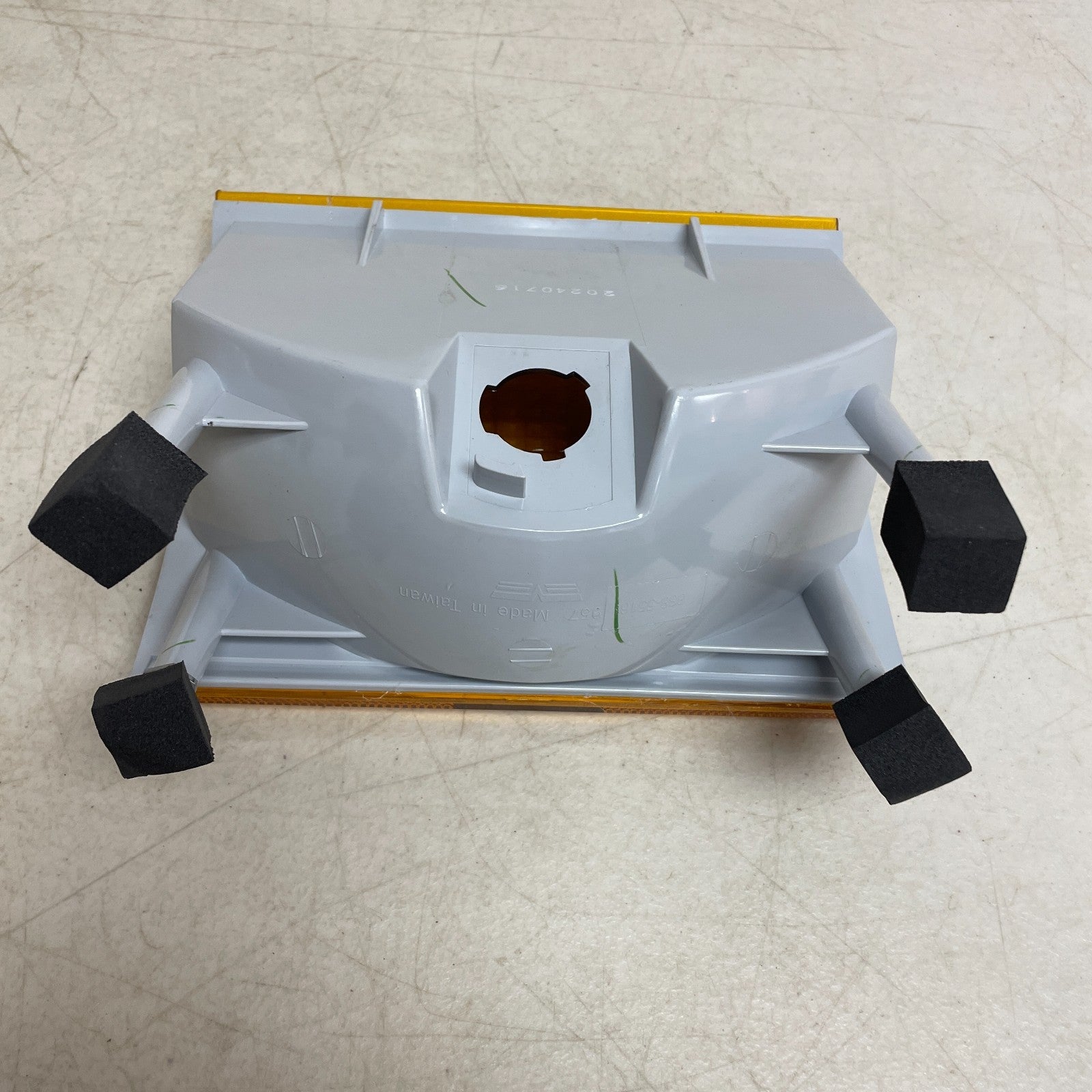 Dayton 888-5516 Amber Turn Signal Light Assembly Front for Mack Truck