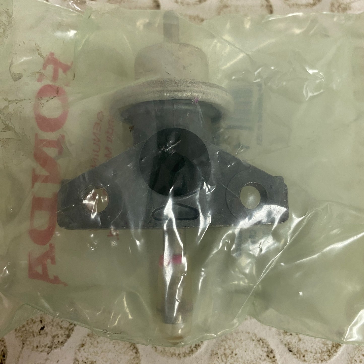WVE Fuel Pressure Regulator for 1998–2002 Honda Oasis 1670-PAA-A02