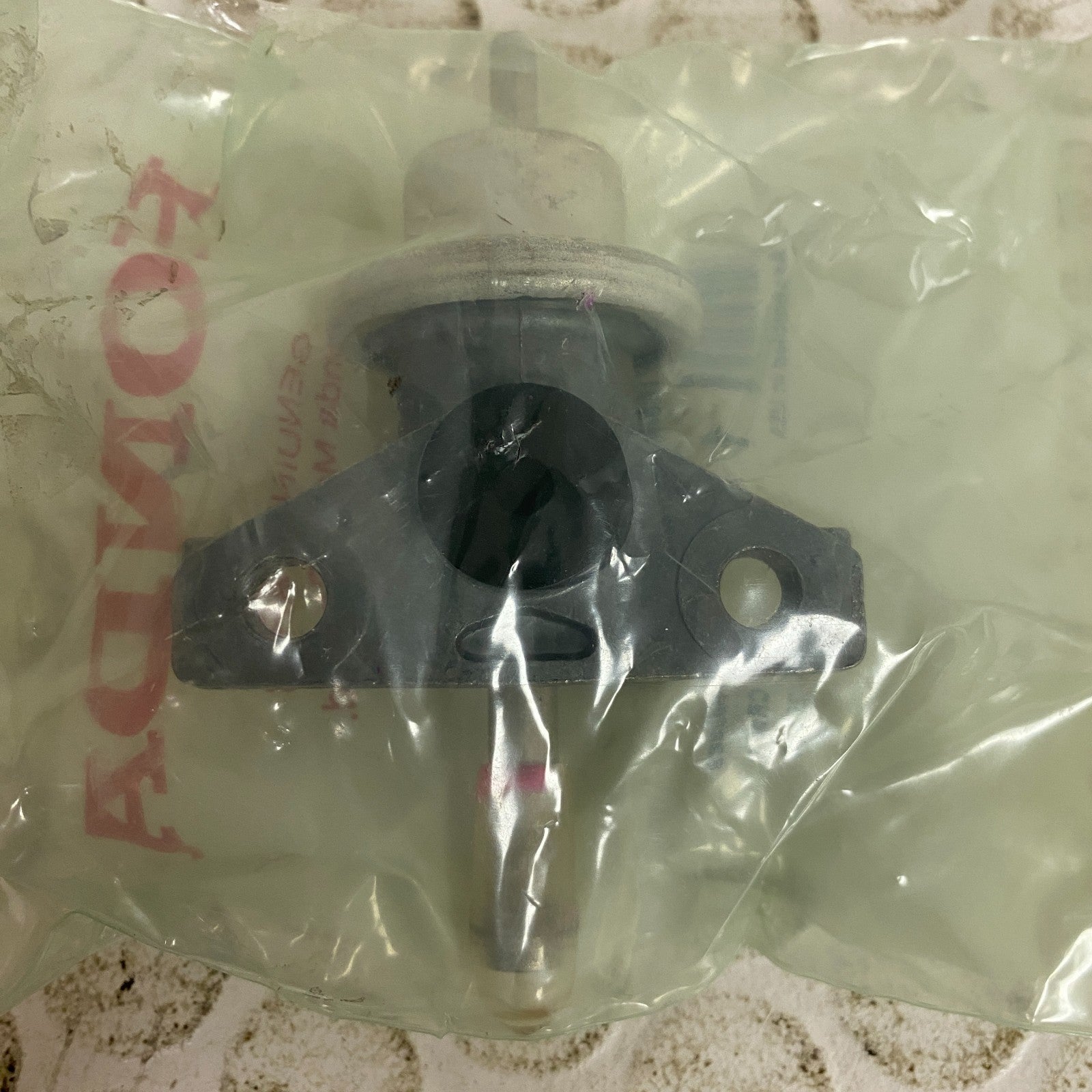 WVE Fuel Pressure Regulator for 1998–2002 Honda Oasis 1670-PAA-A02