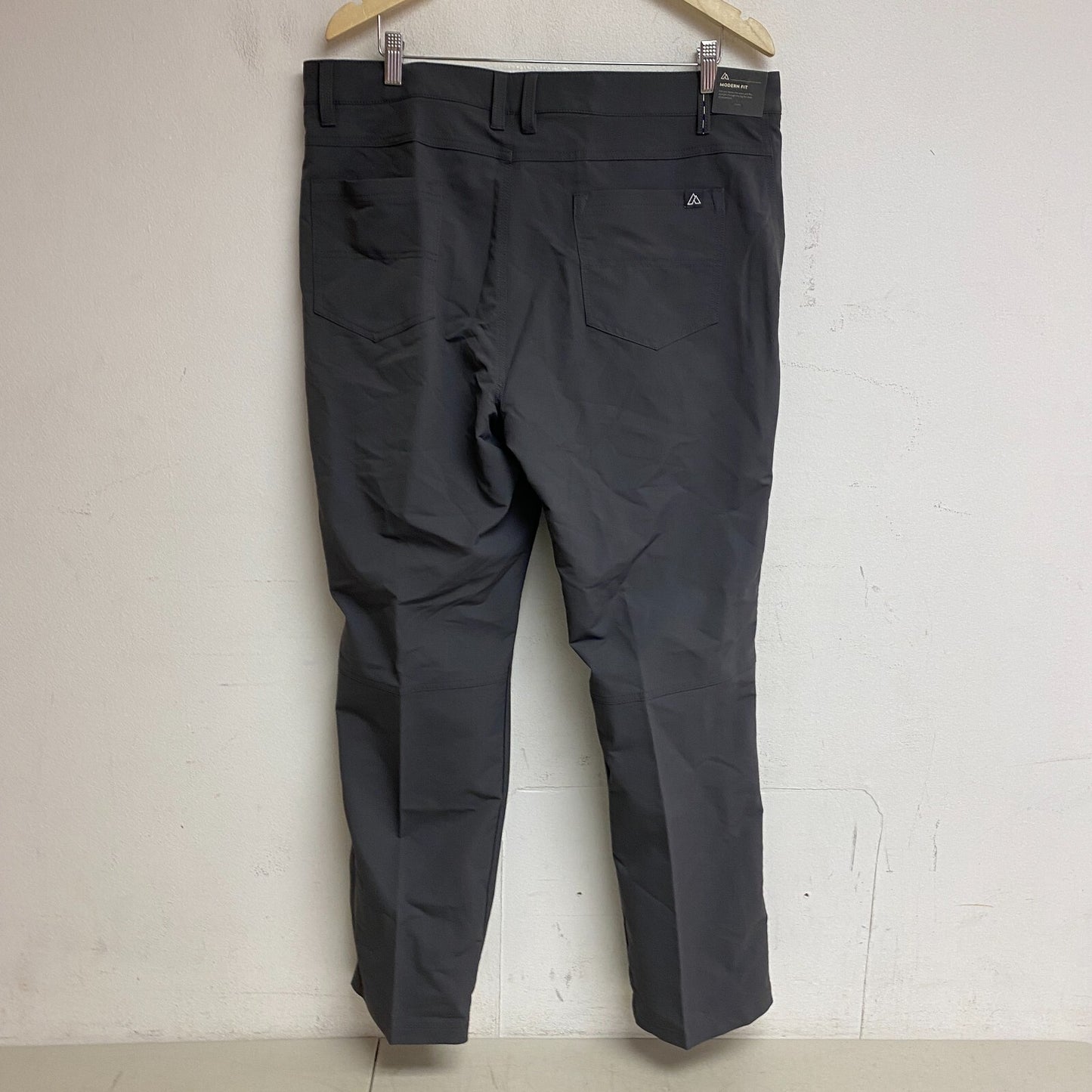 Alpine Design Men's M AD Trailhead Tech Modern Fit Pant Asphalt ADM23910 New!