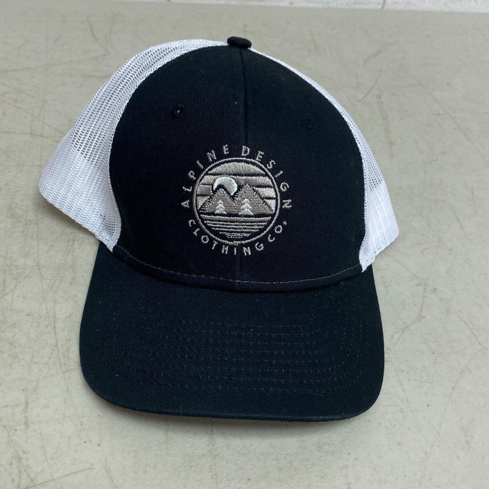 Alpine Design Men's AD Circle Patch Trucker Black One Size OSFA ADM14702 New