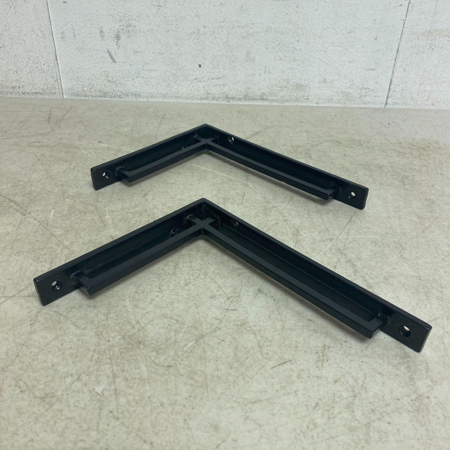 Signature Hardware Harridge Cast Iron 9" Shelf Bracket - Black Powder Coat