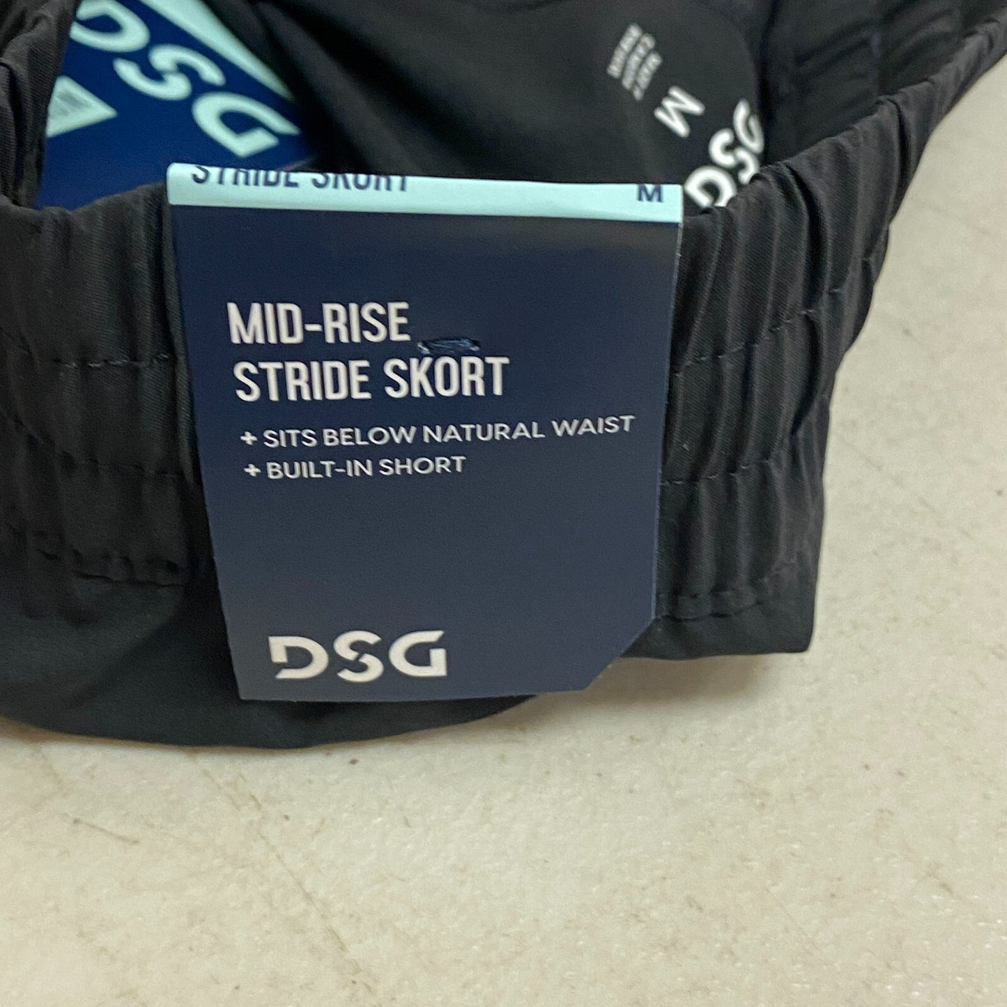 DSG Women's Mid Rise Stride Skort Pure Black Solid  DAW13123