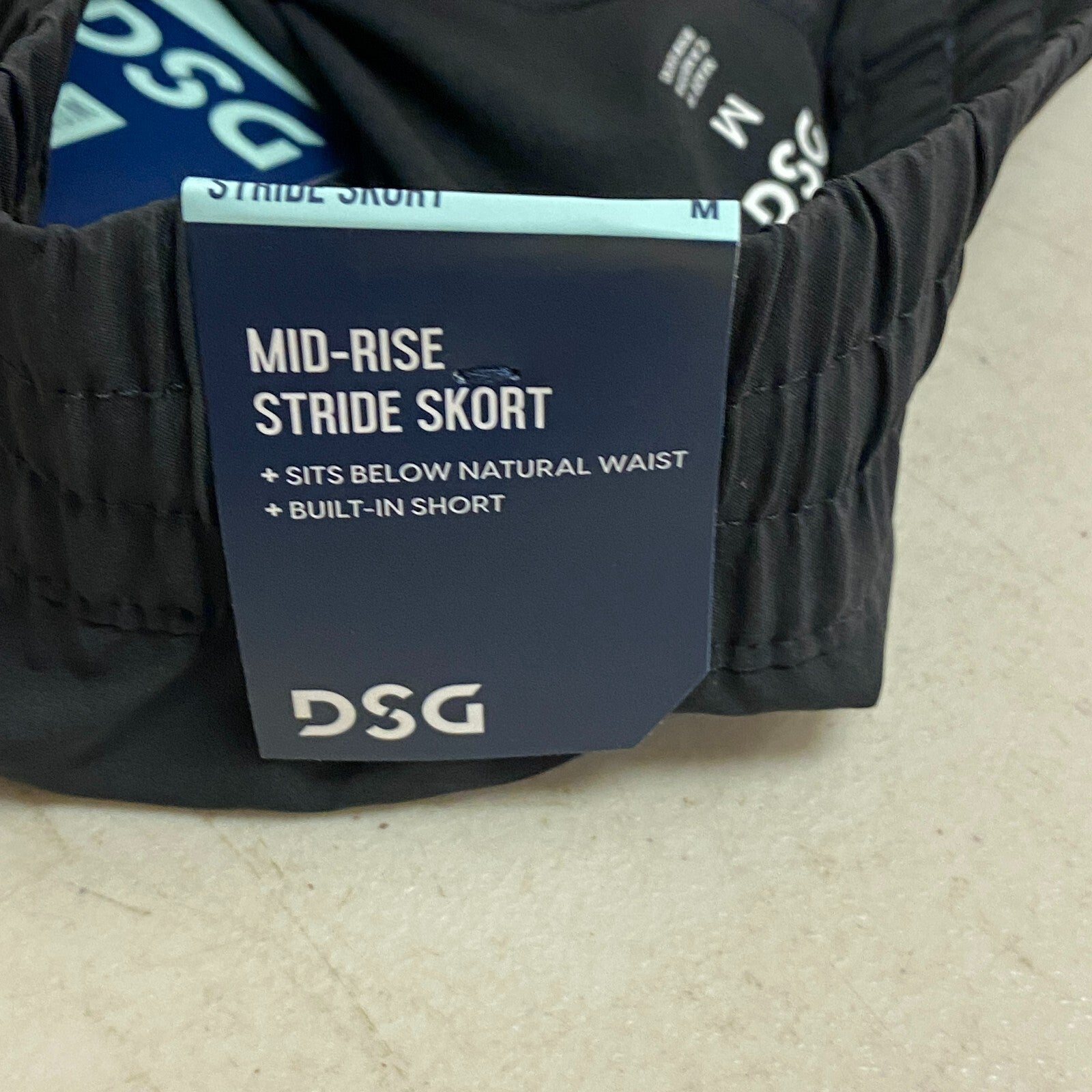DSG Women's Mid Rise Stride Skort Pure Black Solid  DAW13123