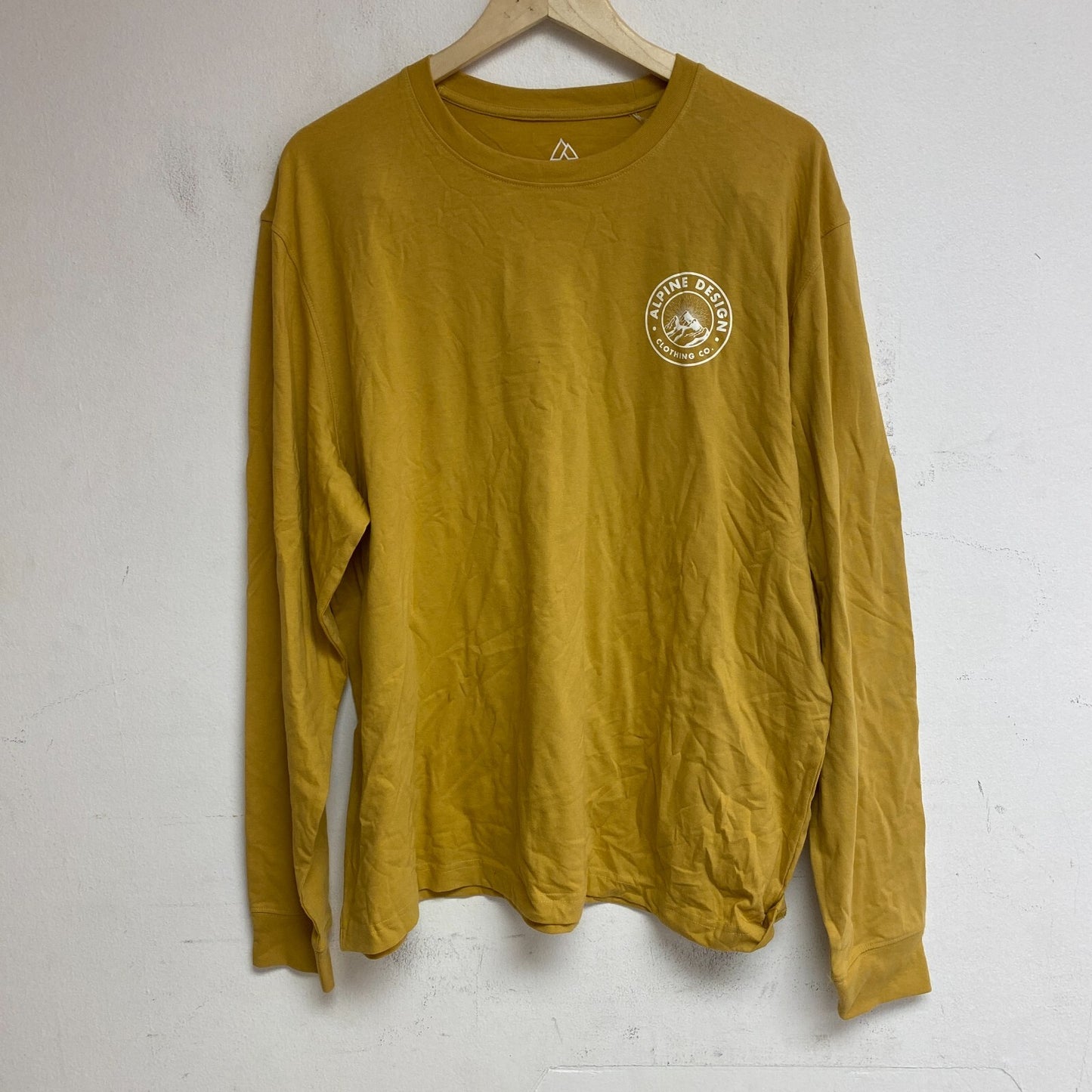 Alpine Design Men's AD M Long Sleeve Graphic Print Tee AD Logo/Gold ADM23200 New