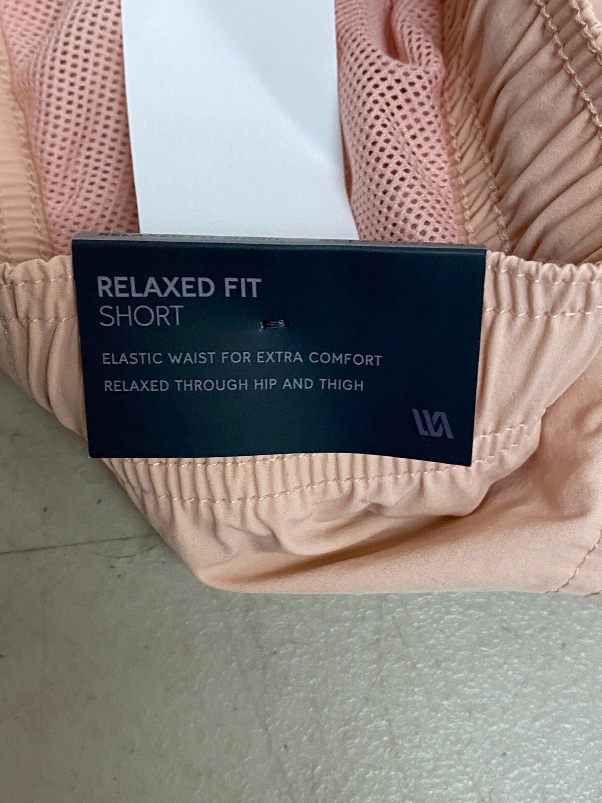 VRST Men's 5'' Everyday Elastic Waist Extra Comfort Short Pink  Crepe MAX100415