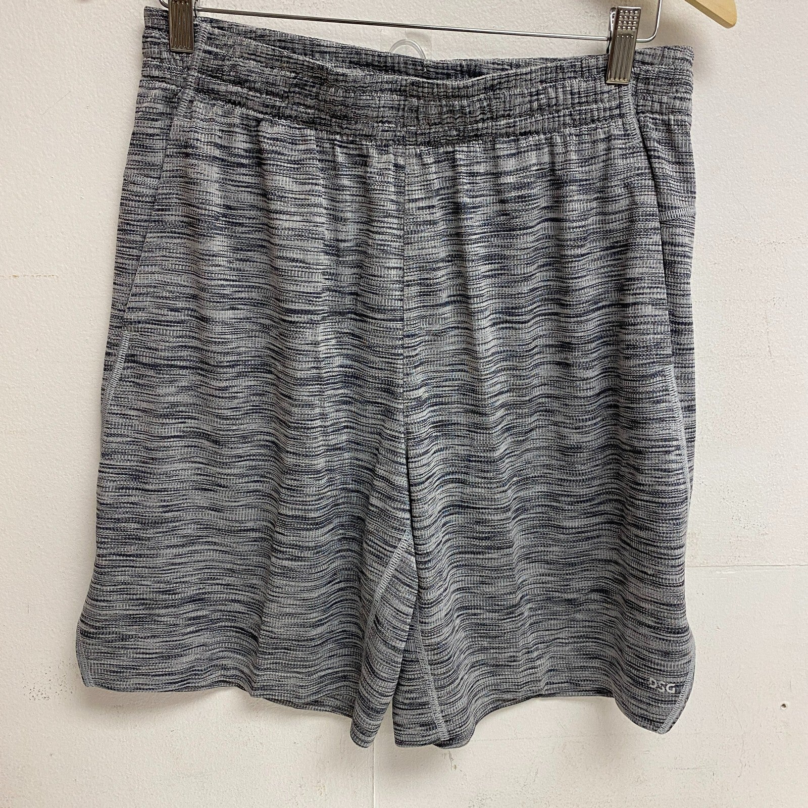 DSG Men's 9 in Novelty Textured Training Short Light Gray/ Dark Gray DAM20114N