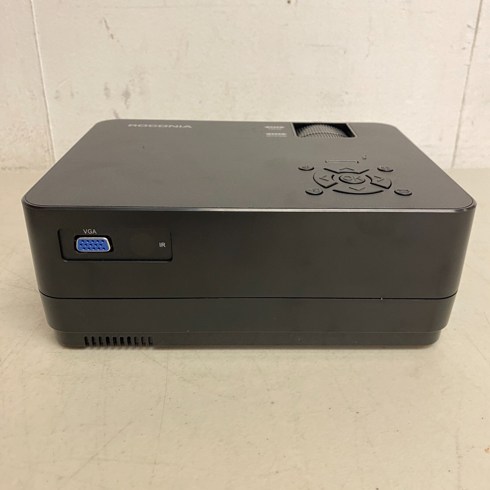 Roconia 150" Class FHD (1080p) LED Projector Movie Video Home Theater w/ Screen'