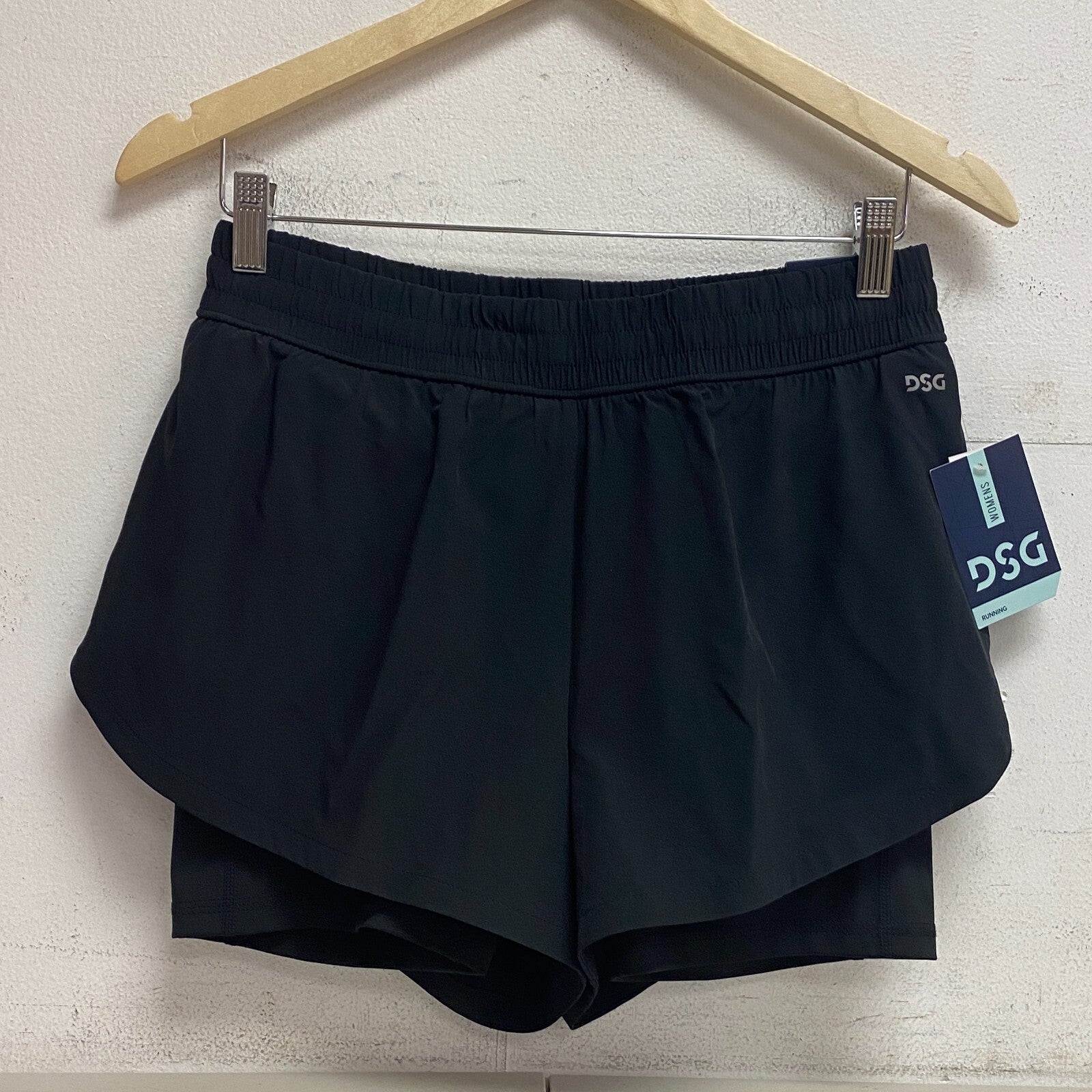 DSG Women's 6"Running Mid Rise 2 in 1  Short Woven Top Layer Pure Black DAW11193