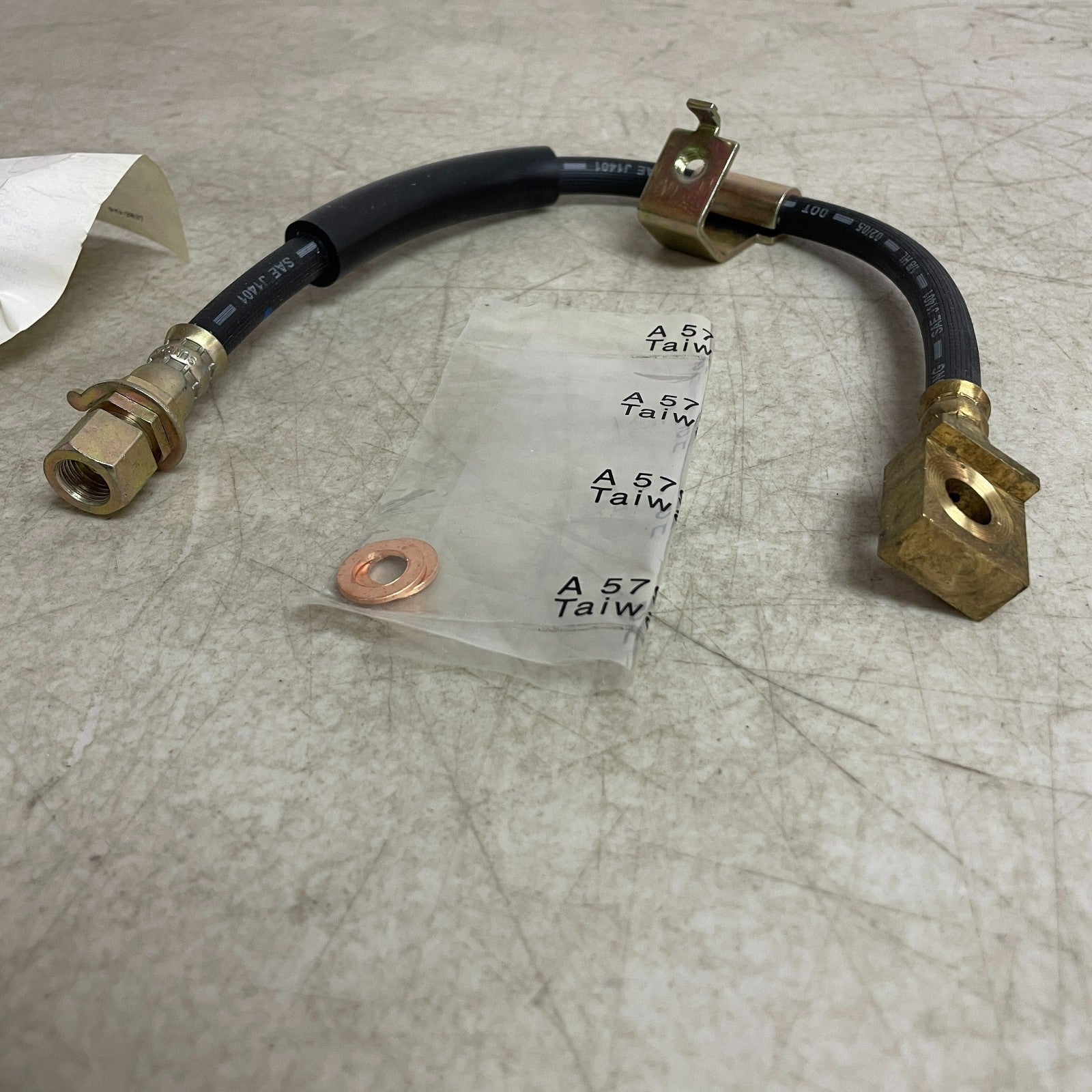 CarQuest Premium Brake Hose Assembly FL Banjo-Female 15.9″ BHA38193