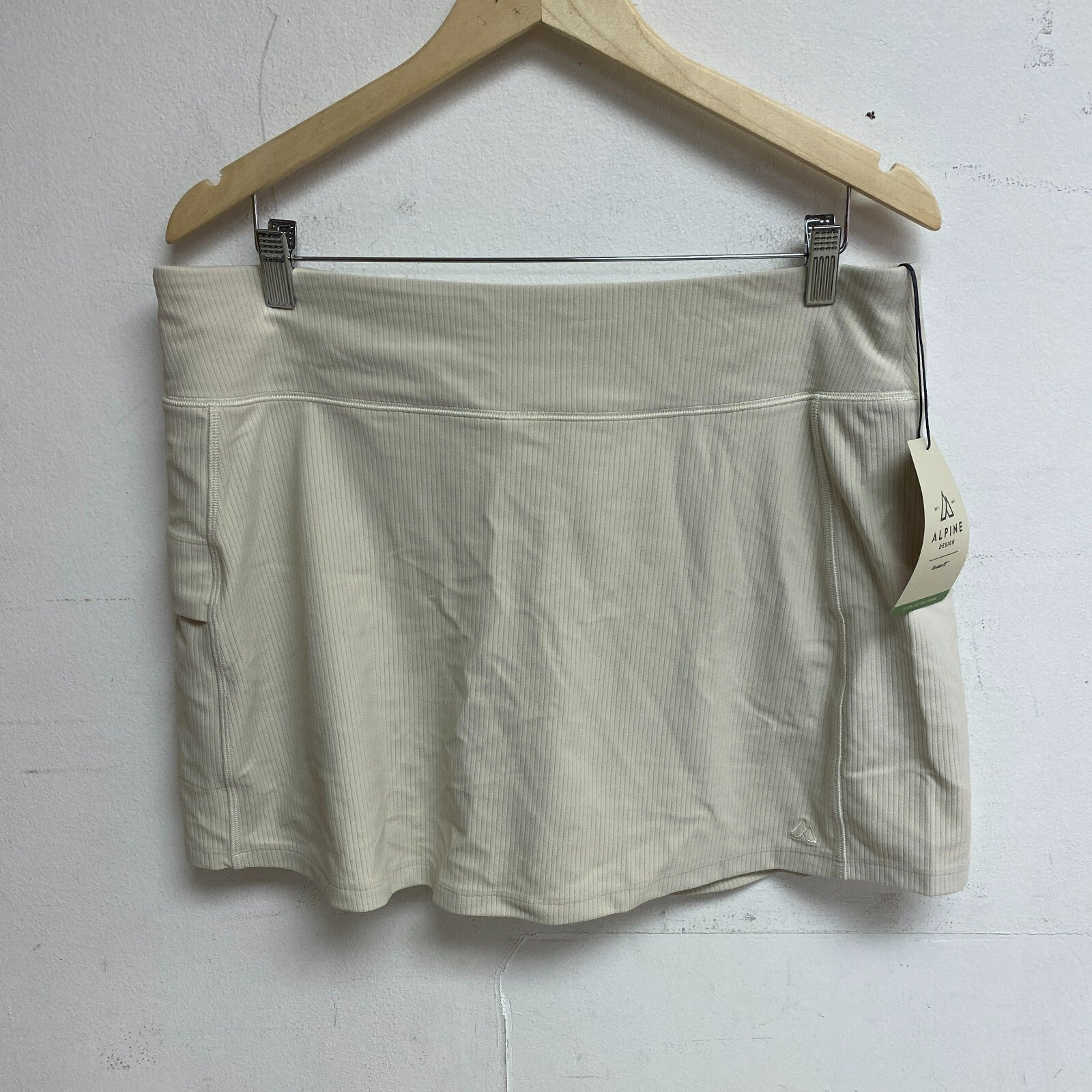 Alpine Deisgn Womens Relaxed Fit Ribbed Skort Light Khaki Solid ADW13809