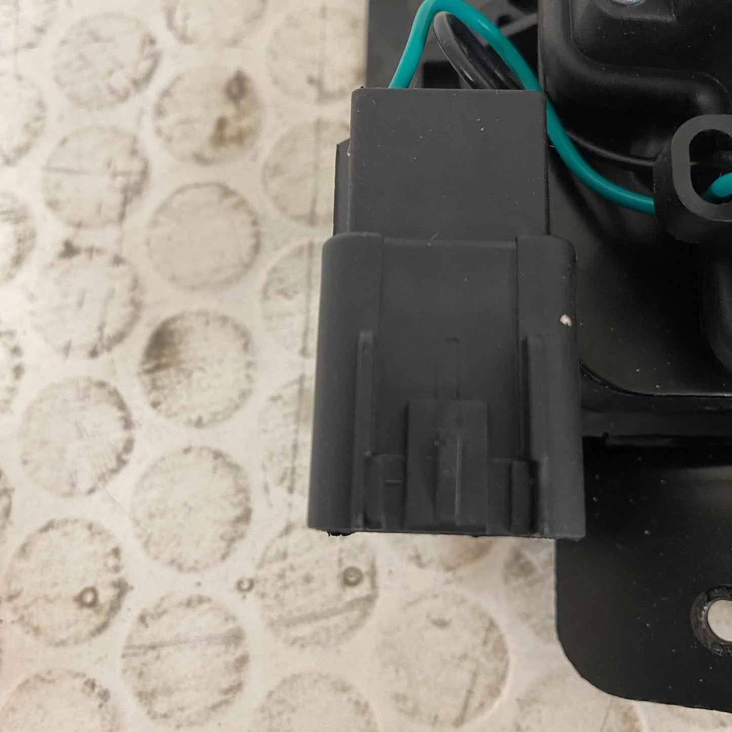 DORMAN 931-299 Liftgate Lock Actuator 07-17 GM SUV Cadillac Chevy GMC