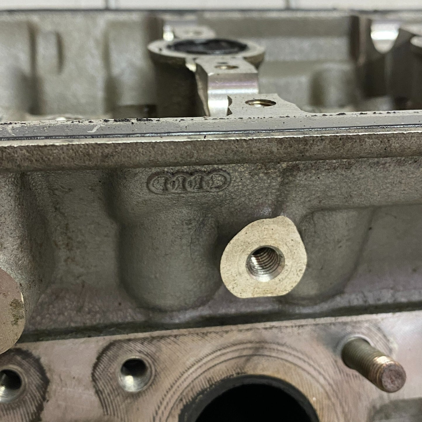 Audi PETROL ENGINE MOTOR LEFT CYLINDER HEAD 06E103404AA