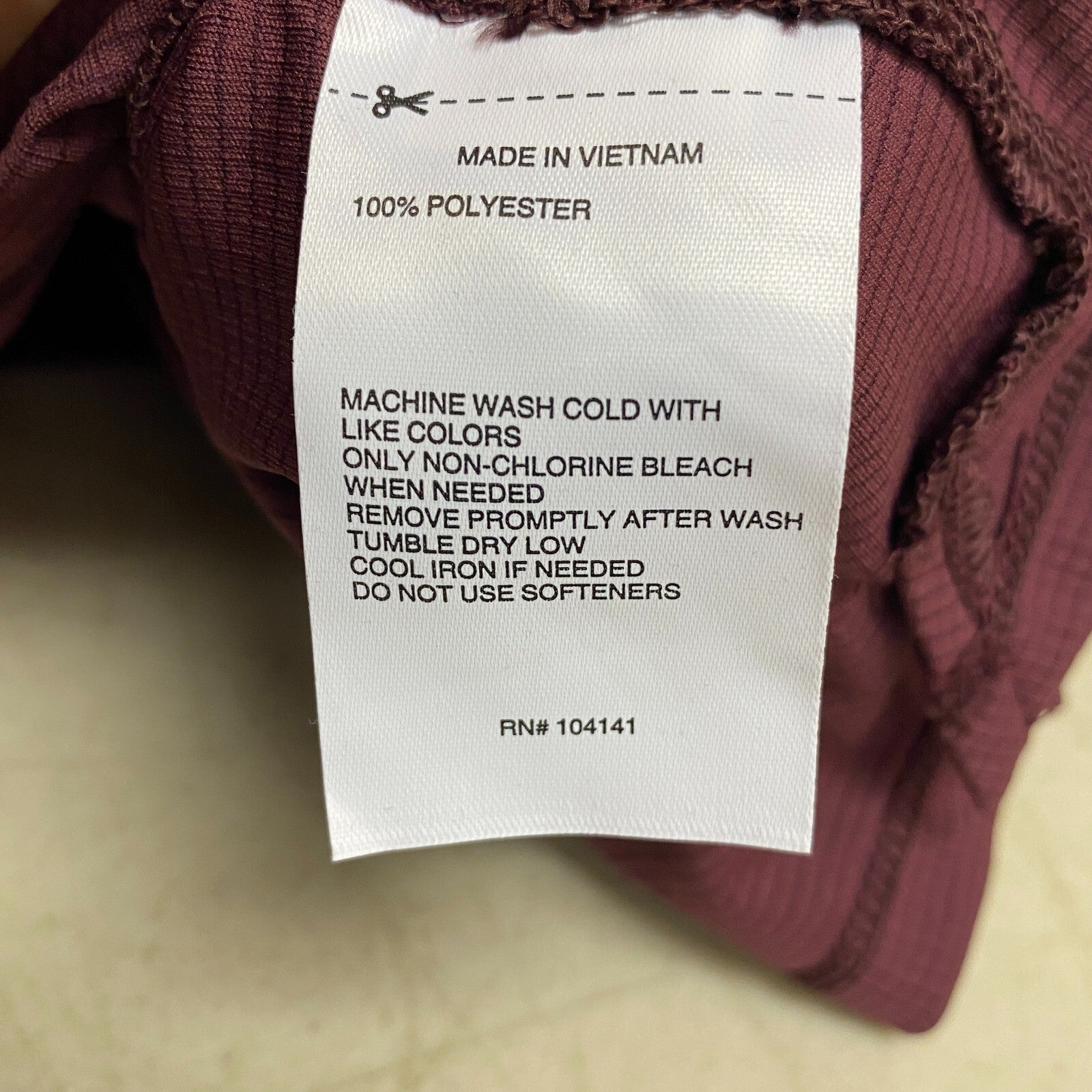 DSG Men's Run Tank Team Burgundy Solid Sleeveless Running DAM22206