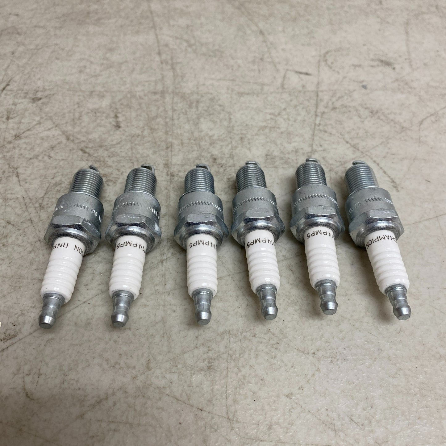 Champion RN14PMP5 Double Platinum Spark Plug 7031 for 1992–1999 Dodge Viper