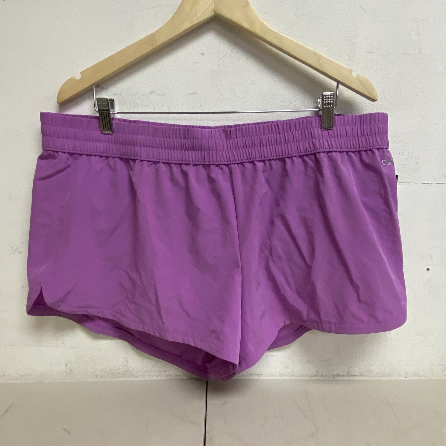 DSG Women's Stride Shorts Lilac Fields DAW39320AZ BRAND NEW