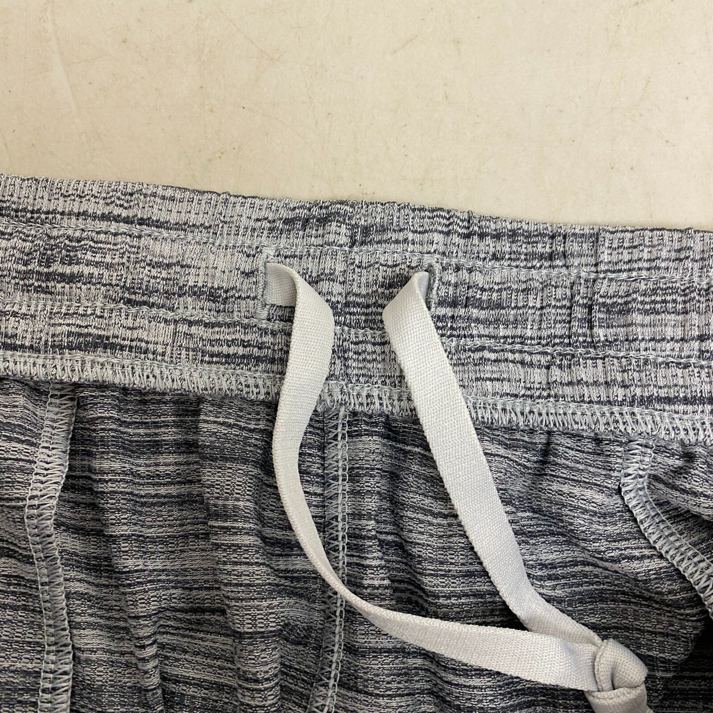 DSG Men's 9 in Novelty Textured Training Short Light Gray/ Dark Gray DAM20114N