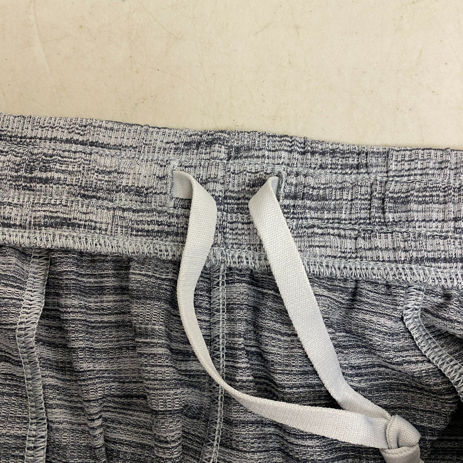 DSG Men's 9 in Novelty Textured Training Short Light Gray/ Dark Gray DAM20114N