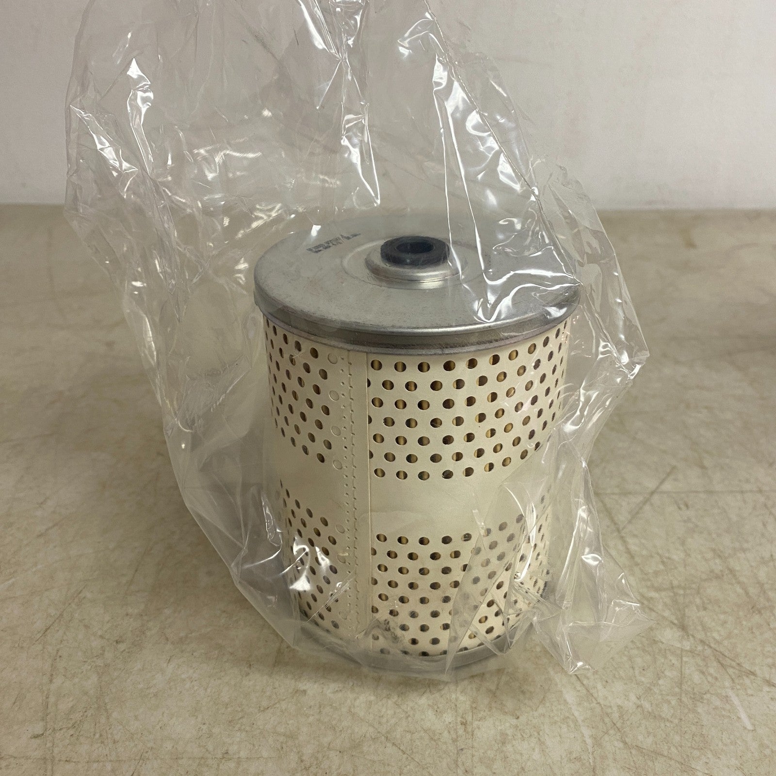 CARQUEST Fuel Filter Canister Metal Cartridge Black 96003