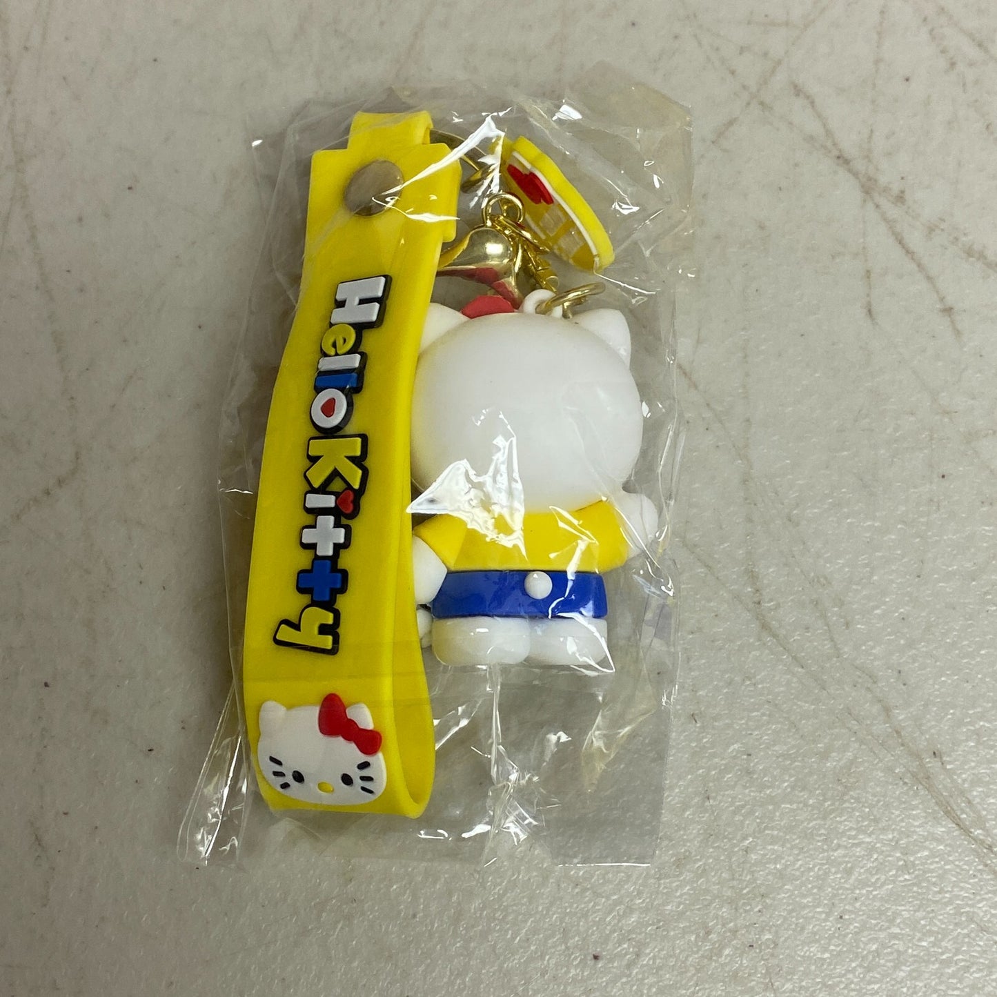 New Assorted Silicone Hello Kitty Keychain With Soccer Hello Kitty Accessory