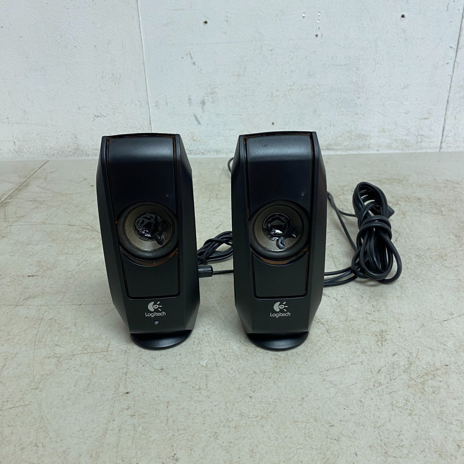 Logitech S120 Black Desktop Speaker System , Used Very Good