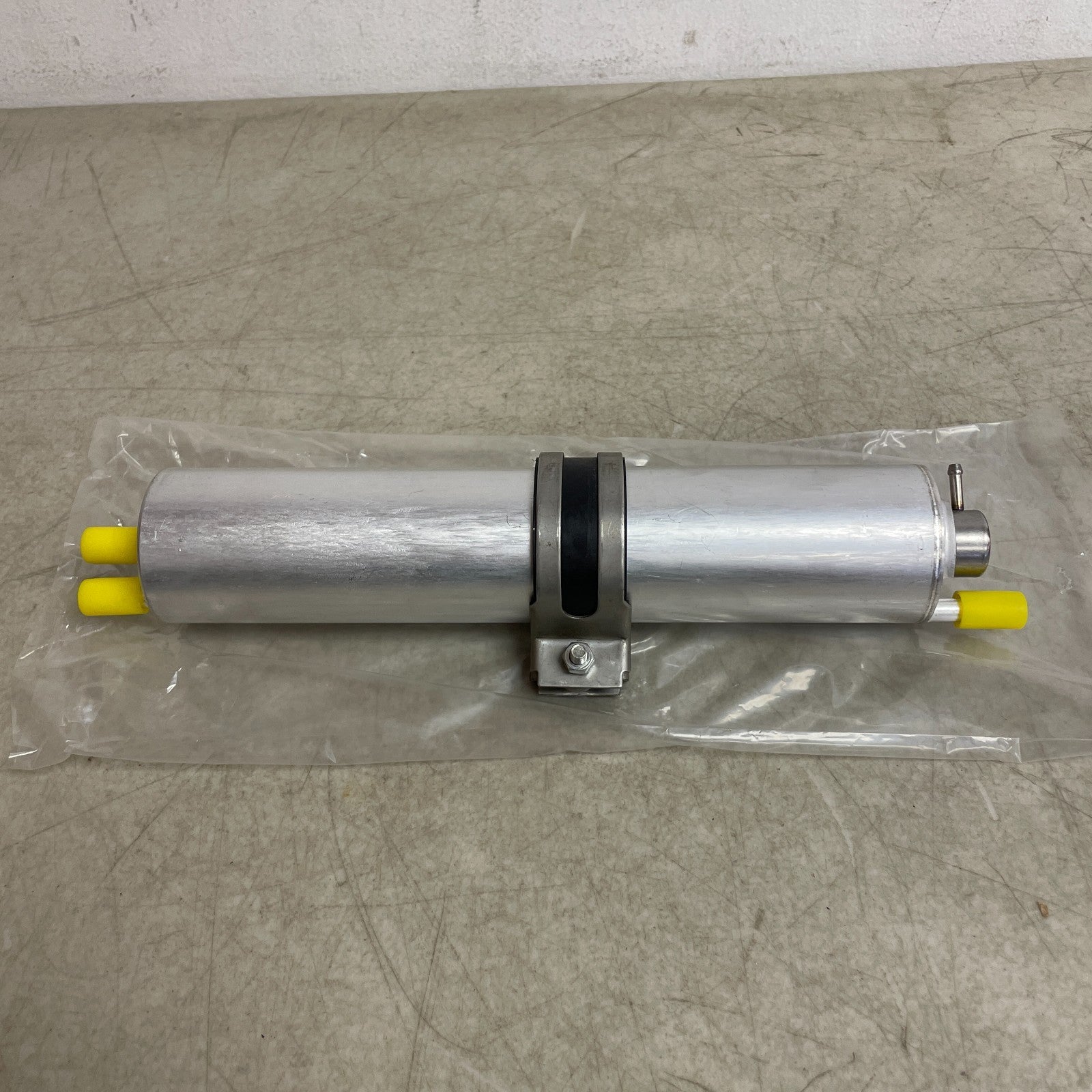 Carquest 96858 Vapor-Metal Fuel Filter 5/16″ In/Out 98% @10μ