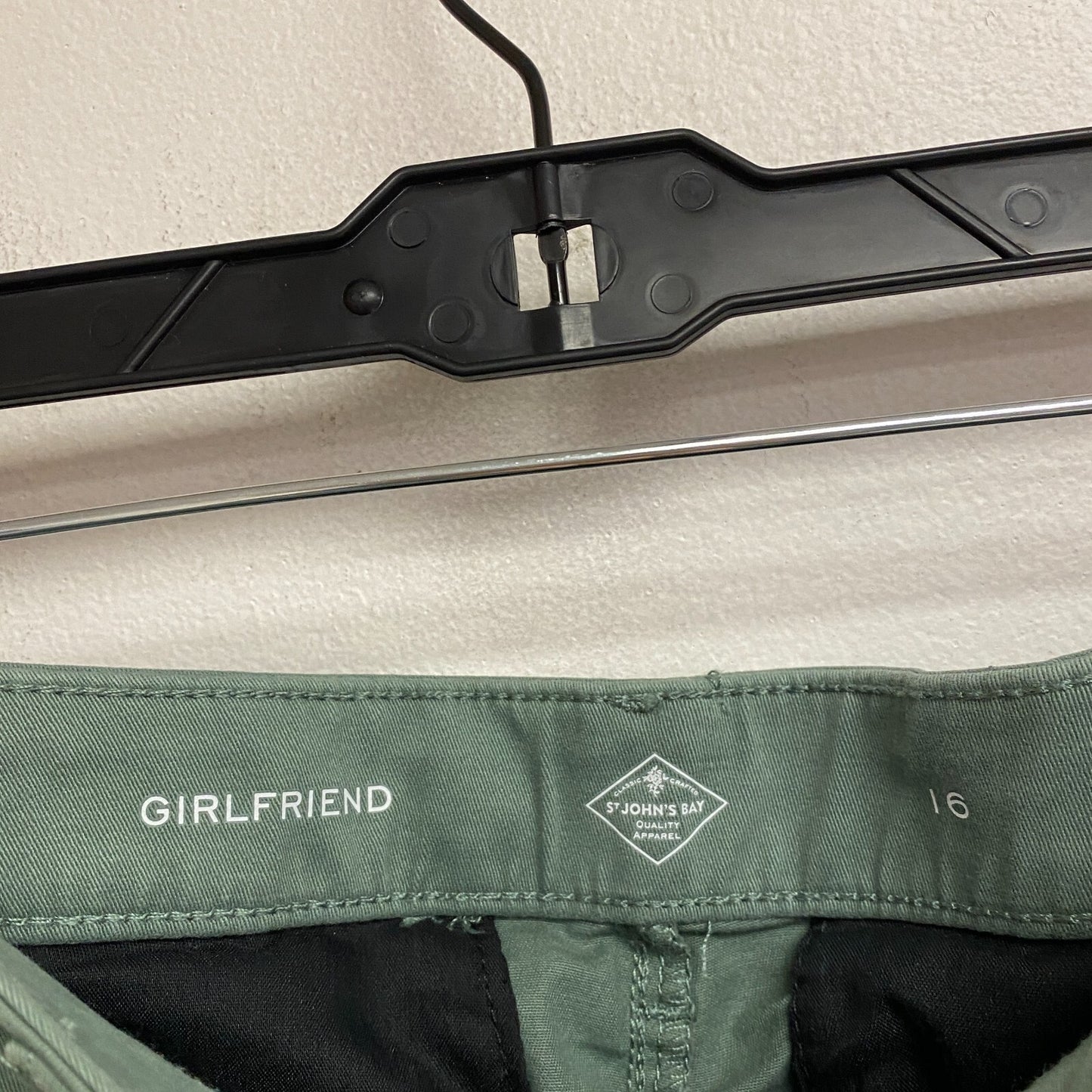 St. John's Bay Woman's Relaxed Fit Girl Pant Mid-Rise Easy Pants Size 16 Laurel