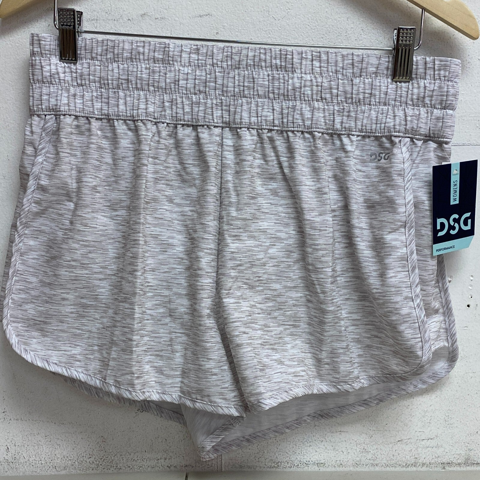 DSG Women's 3â Medium High Rise Heather Texture White Stride Shorts DAW12327PR