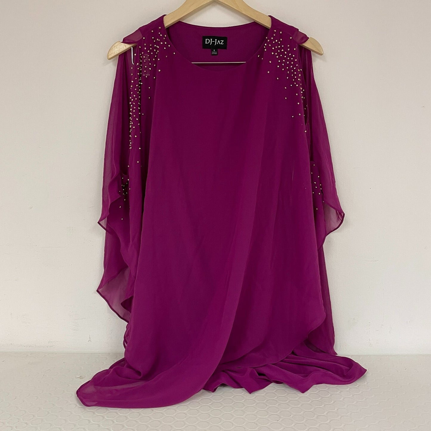 Dj Jaz 3/4 Split Sleeve Embellished Popover Sheath Dress Color: Orchid Size 4