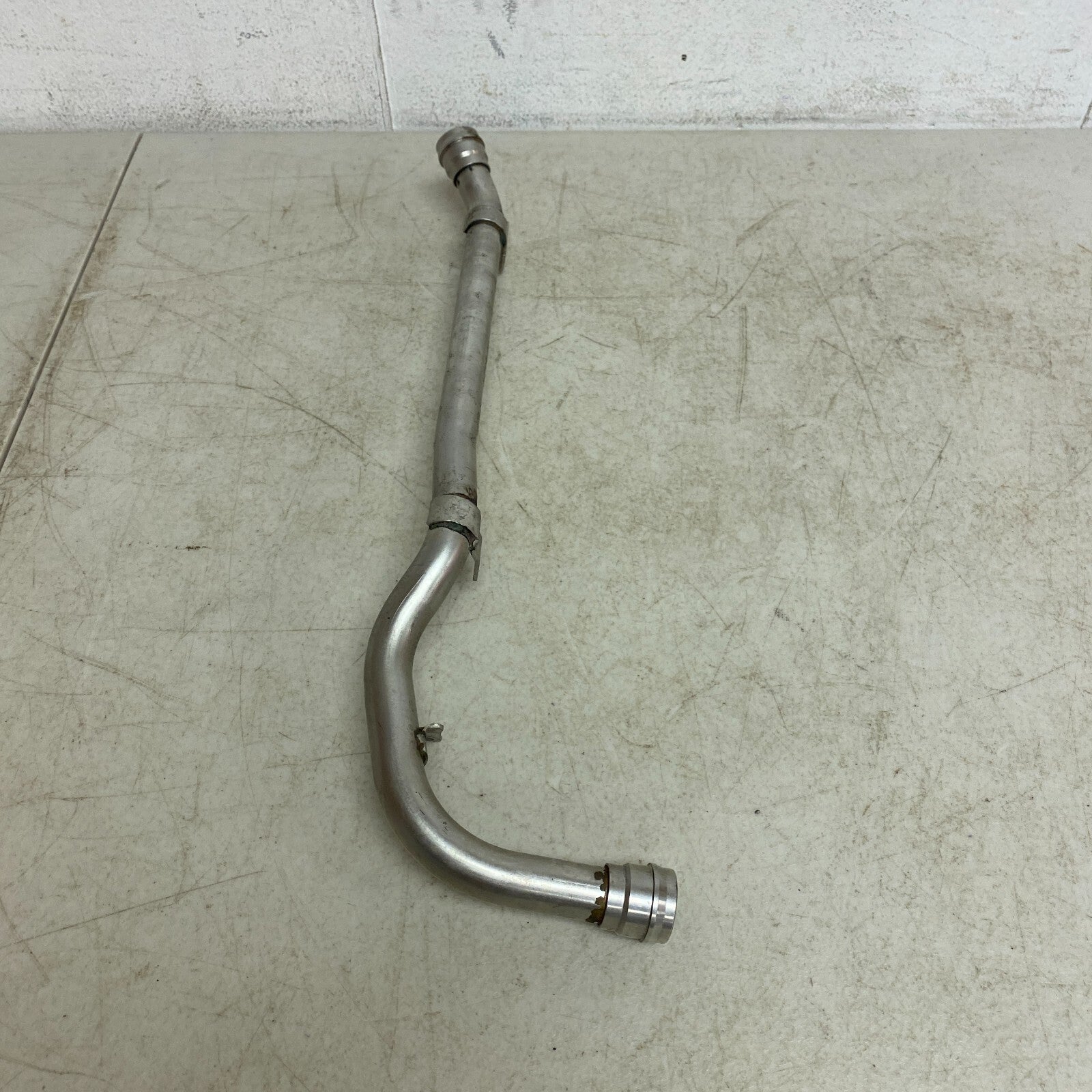 Audi Pipe 06E1318315