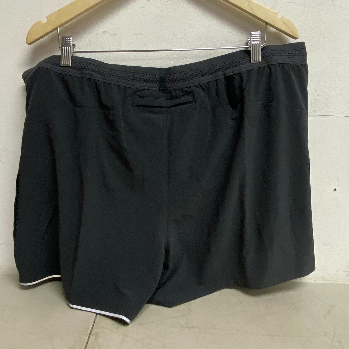 VRST Men's 5â Enthusiast Relaxed Trendy Run Short Graphic Charcoal MAX100420