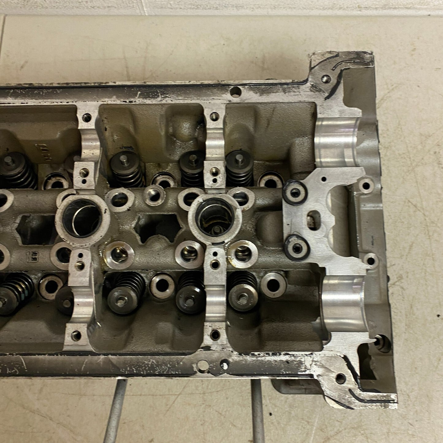 Audi PETROL ENGINE MOTOR LEFT CYLINDER HEAD 06E103404AA