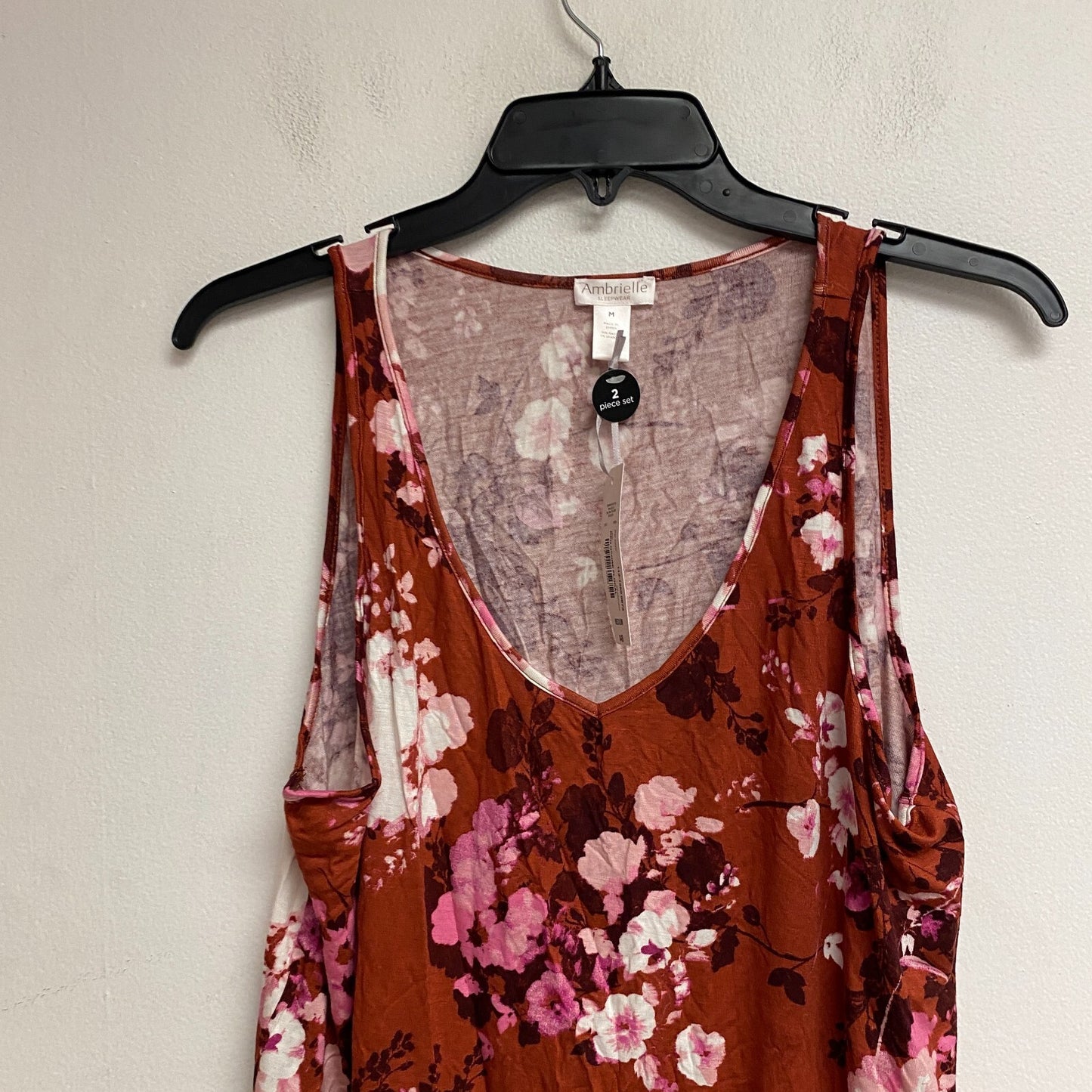 AMBRIELLE SLEEPWEAR 2-pc set sleeveless tank top and pajama pant size M floral