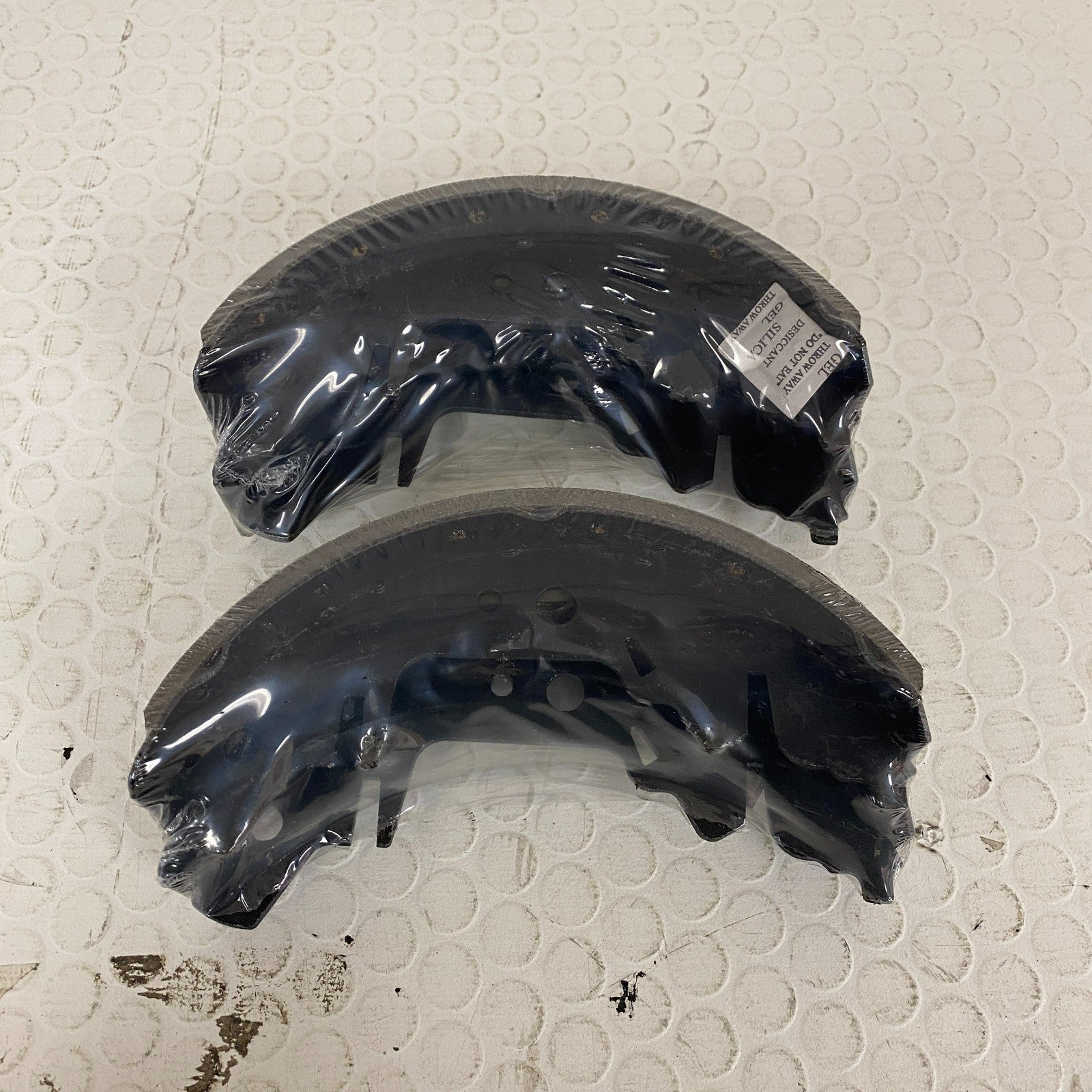 Bosch BS714 Blue Rear Drum Brake Shoe Set for Dodge Caravan Chrysler Voyager