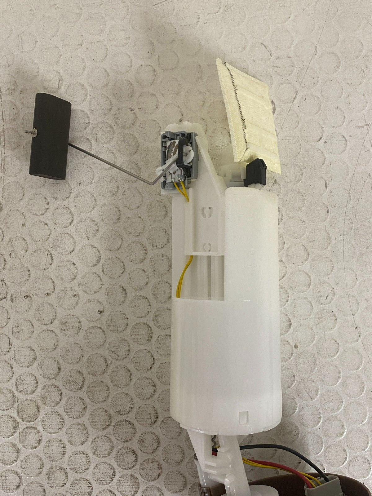 DENSO 953-3015 Fuel Pump Module Assembly 96-99 Dodge Plymouth Neon 2.0L