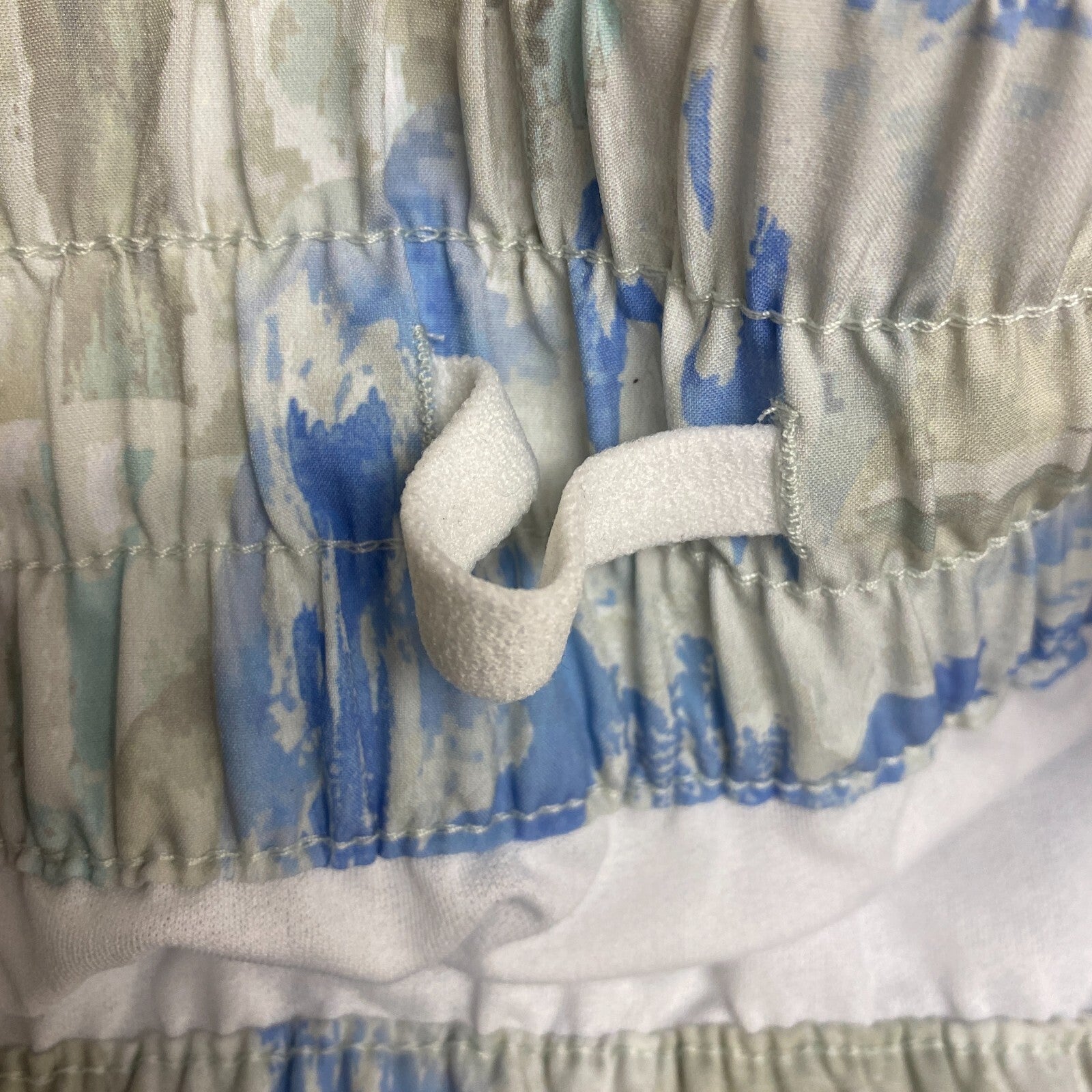 DSG Women's 3â High Rise Stride Shorts Torn Camo Faded Olive DAW12327PRTZ