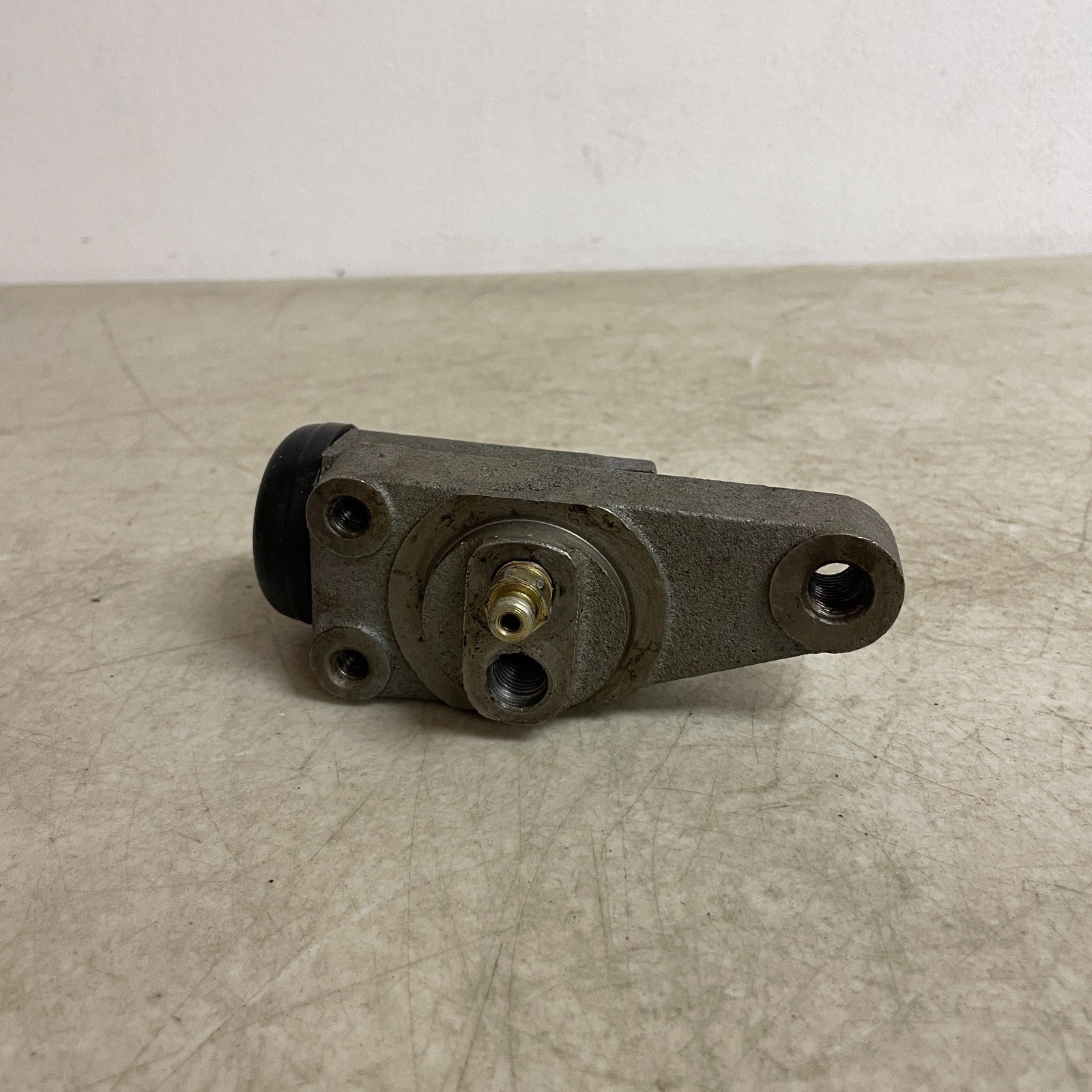 Carquest Wearever Drum Brake Wheel Cylinder 1-1/8" Bore Silver WCA8852