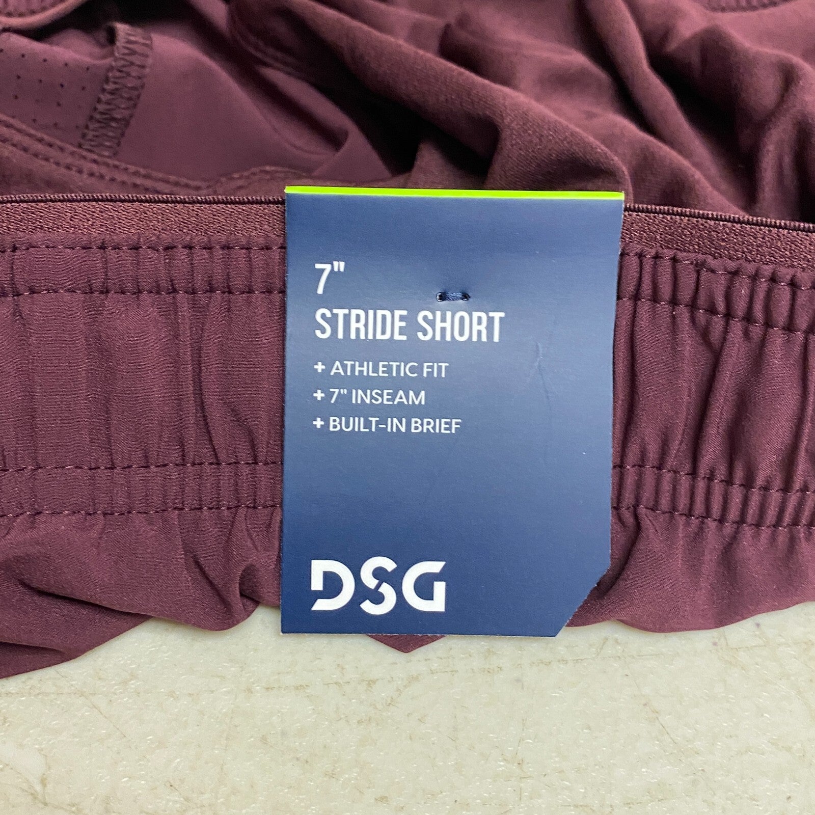 DSG Men's 7" Stride Run Short Team Burgandy DAM21202 RAND NEW