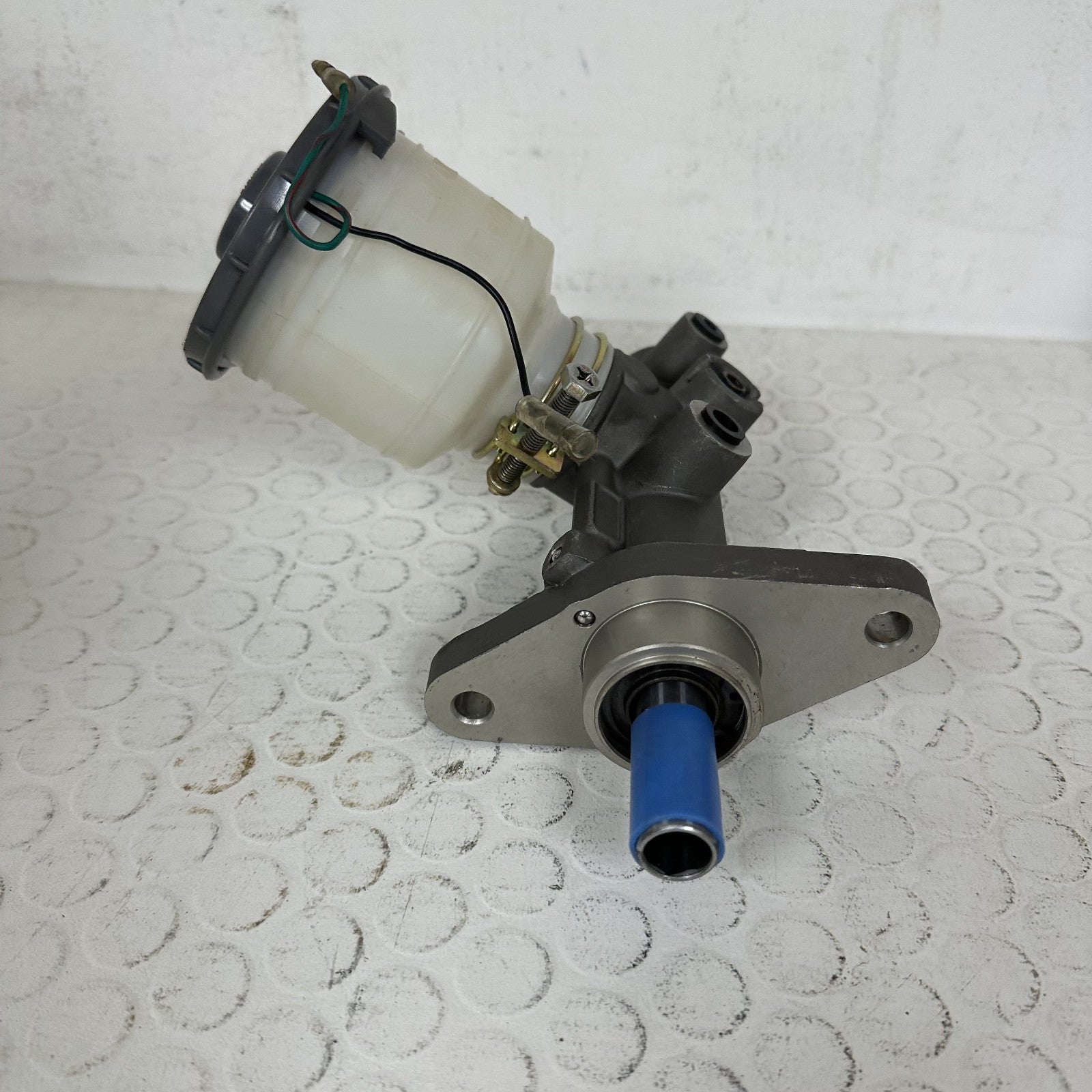 Dorman M39970 Brake Master Cylinder for Ford F150 F250 Expedition 1997-2003